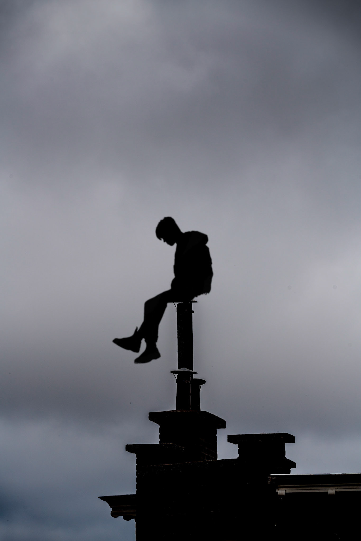 07 - Boy on the roof