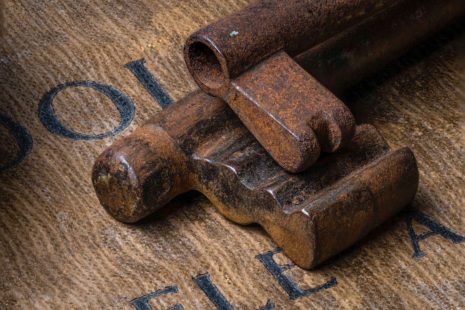 05 - Rusty old keys