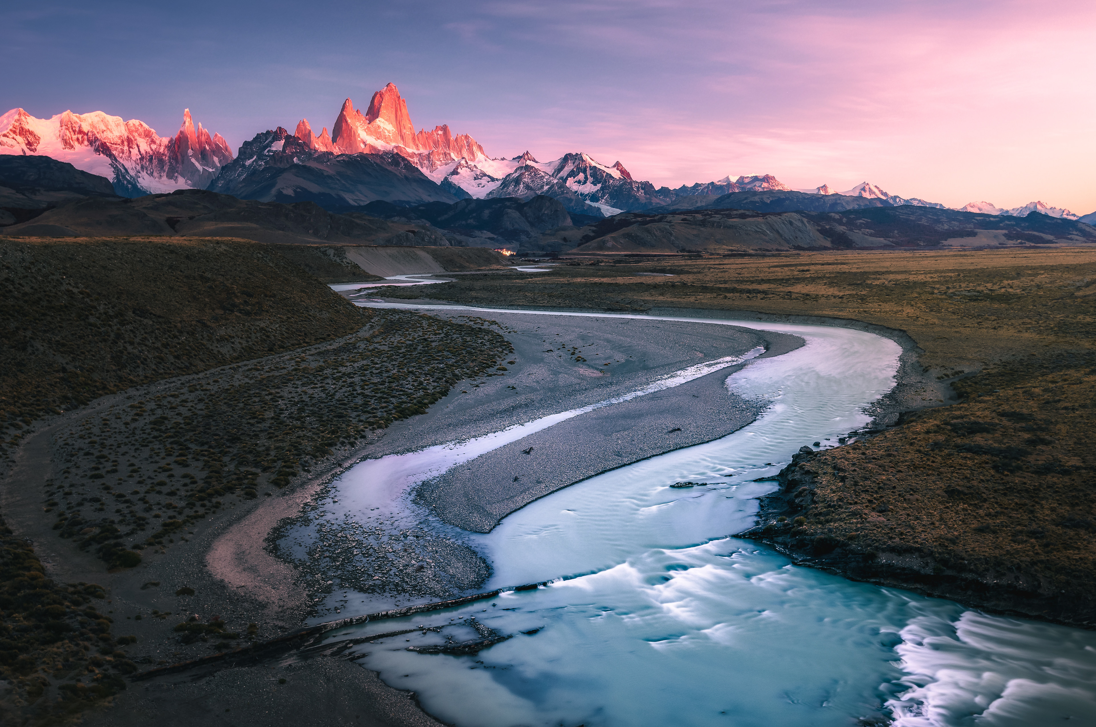 Rio de Las Vueltas, Fitz Roy e Cerro Torre ao amanhecer