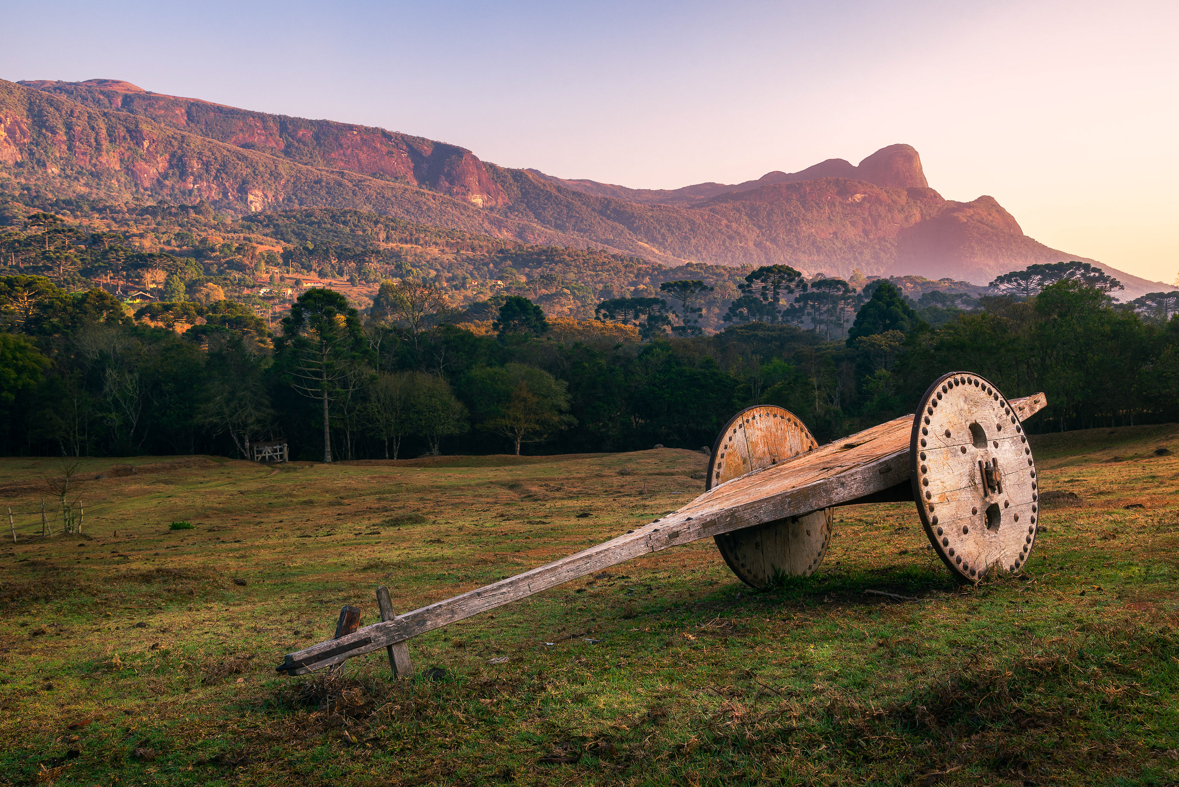 Pico do Pagagaio visto do Vale do Matutu - Aiuruoca (MG)