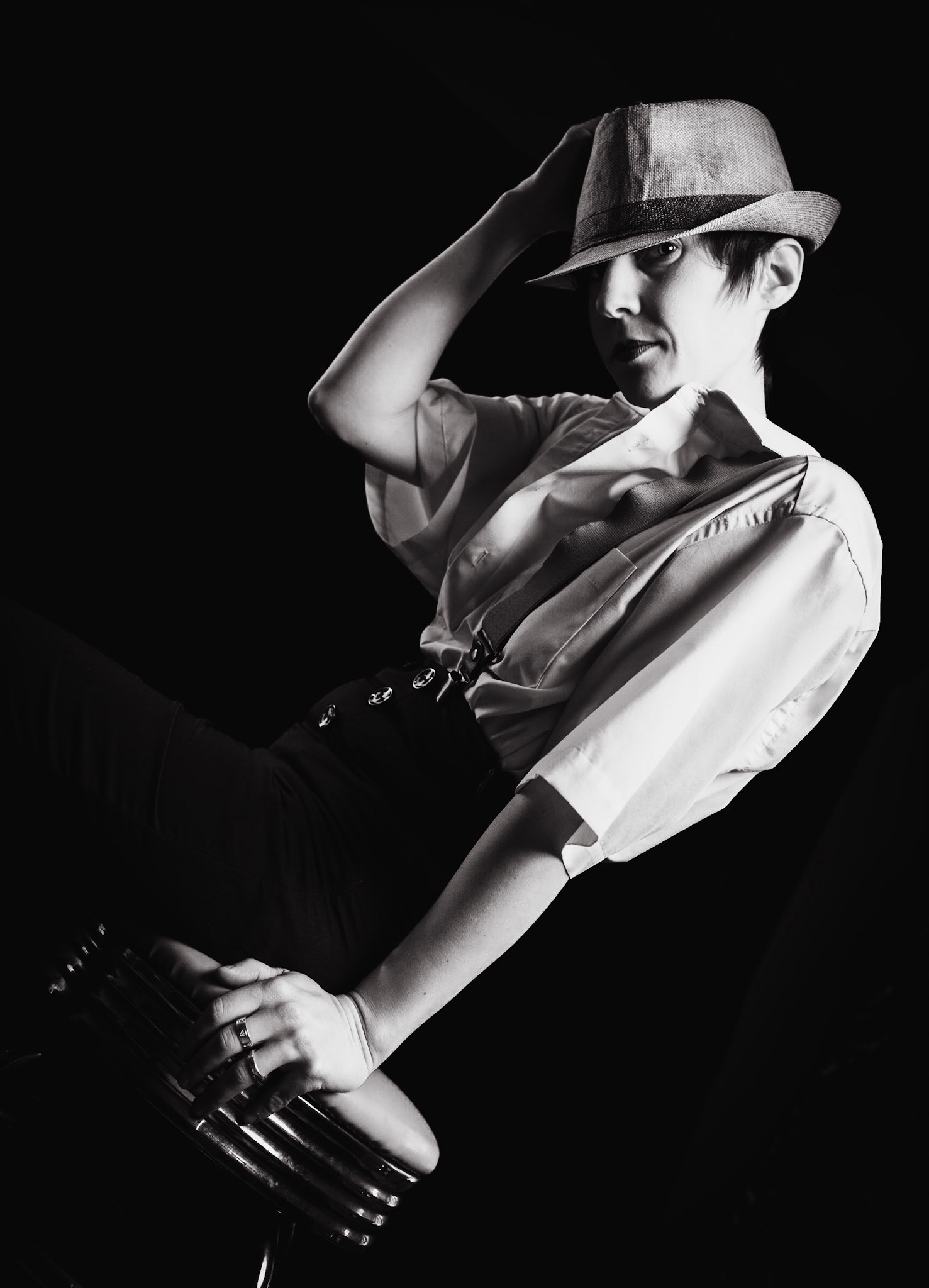 oder auch mit Hut im Gesicht. 