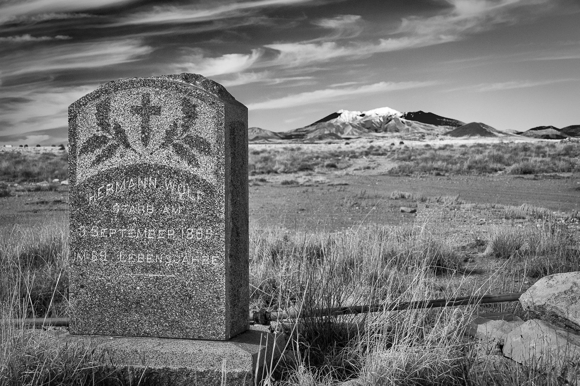 Gravesite of Hermann Wolf - Canyon Diablo