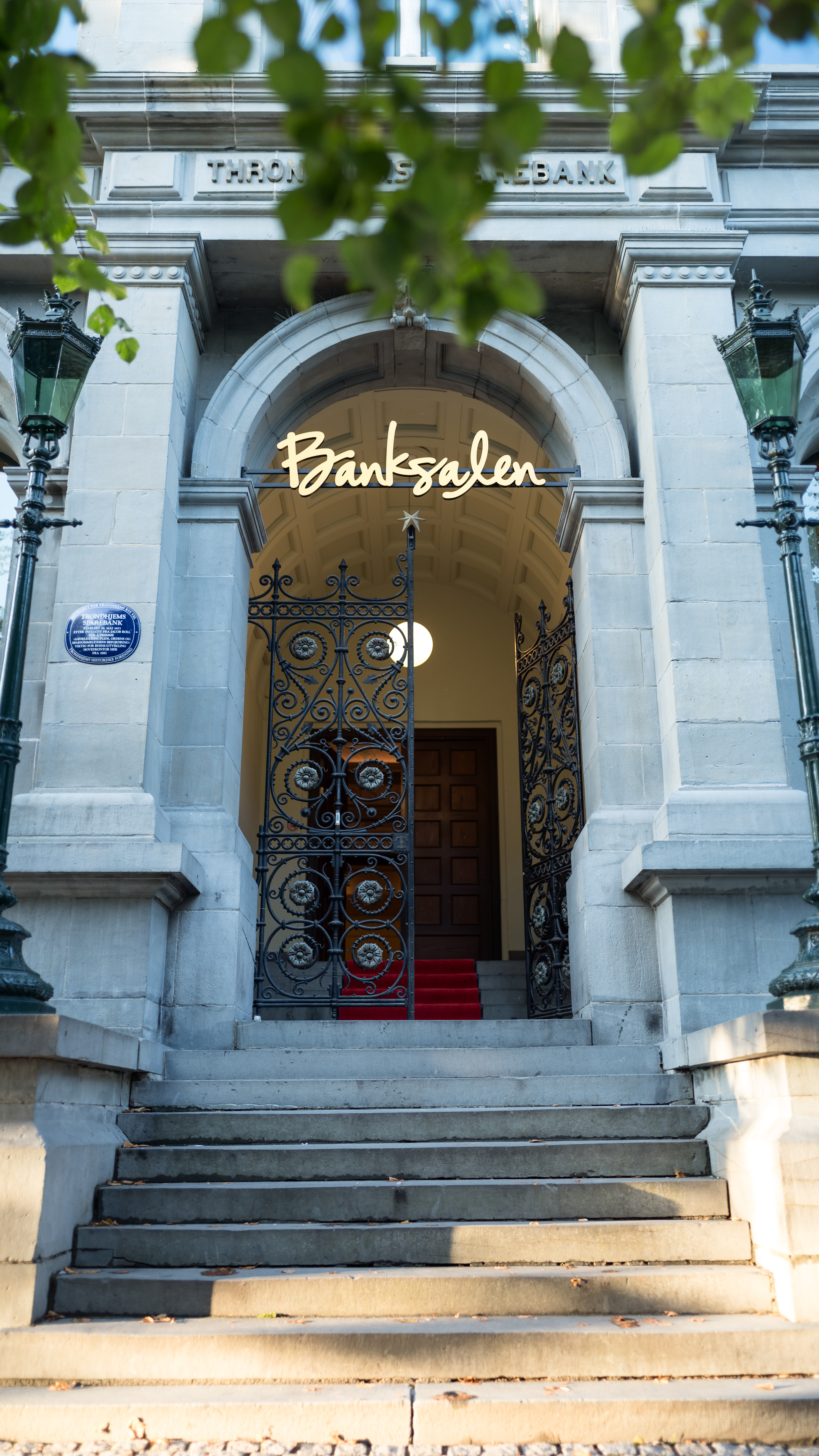 Inngangsporten til Banksalen i Kongen Gate Trondheim