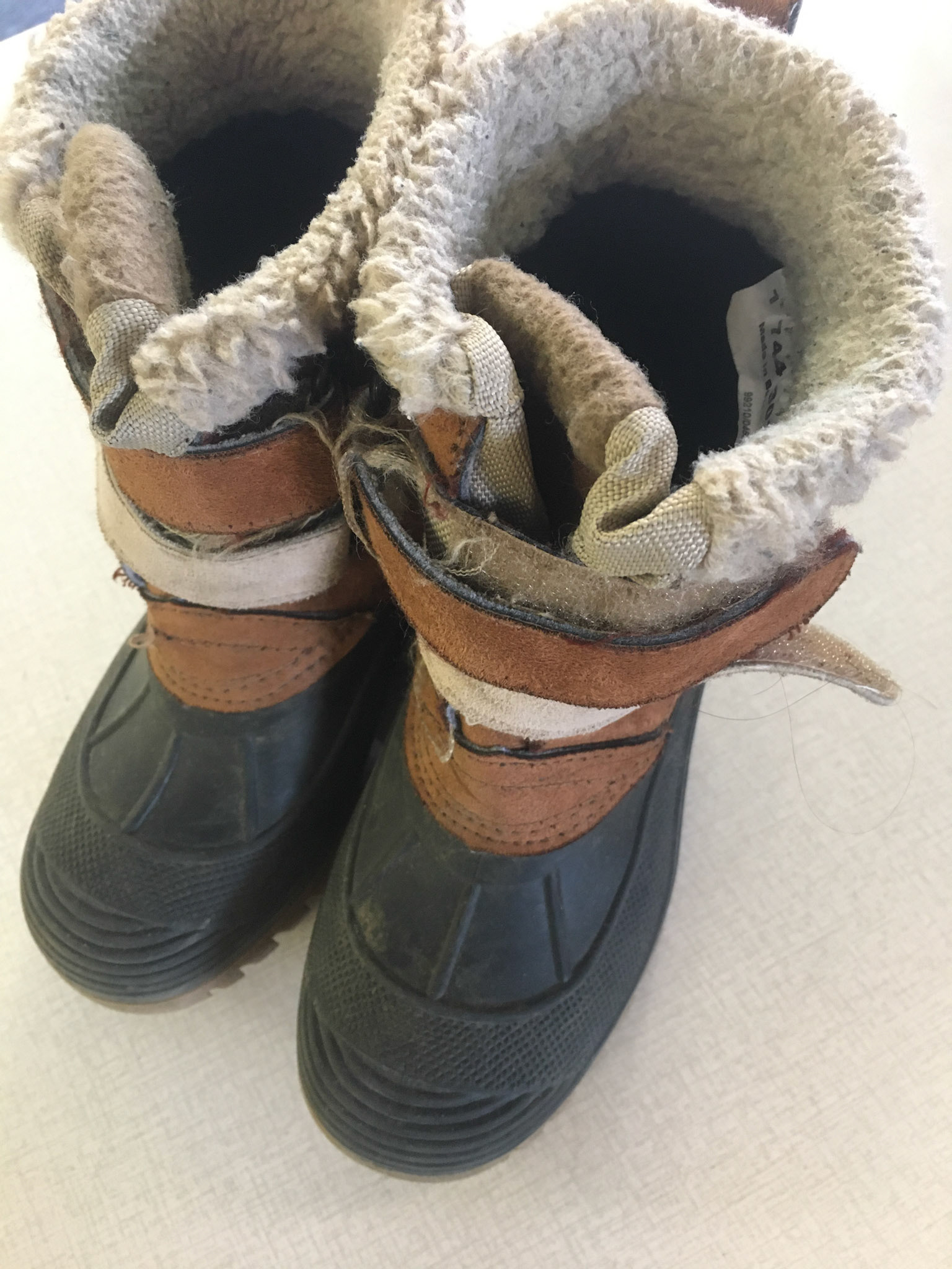 Winterstiefel Gr.30 (gut gebraucht) Preis Fr. 5.-