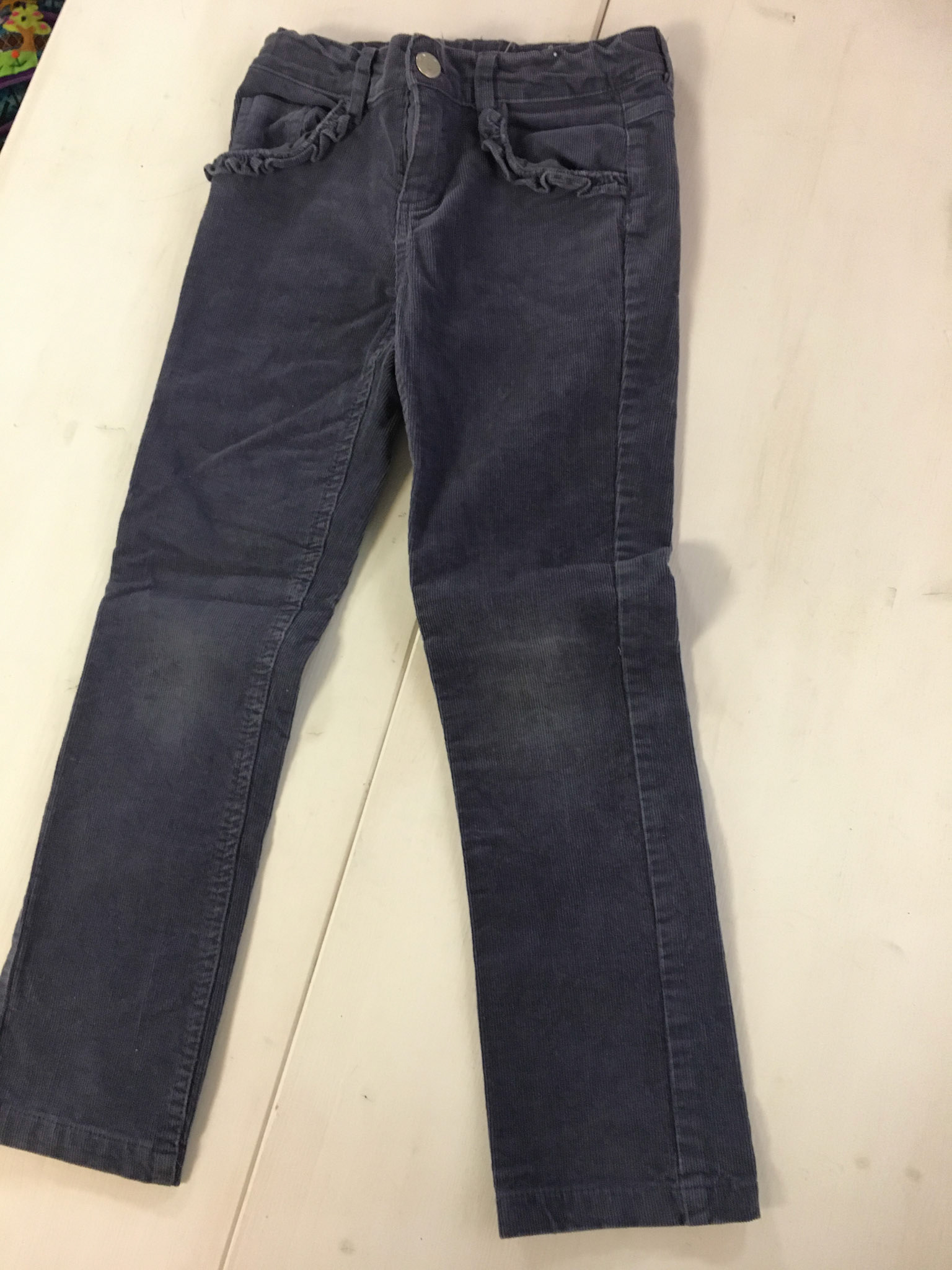 Manchesterhosen (Farbe violett) Gr.122 Fr.7.-