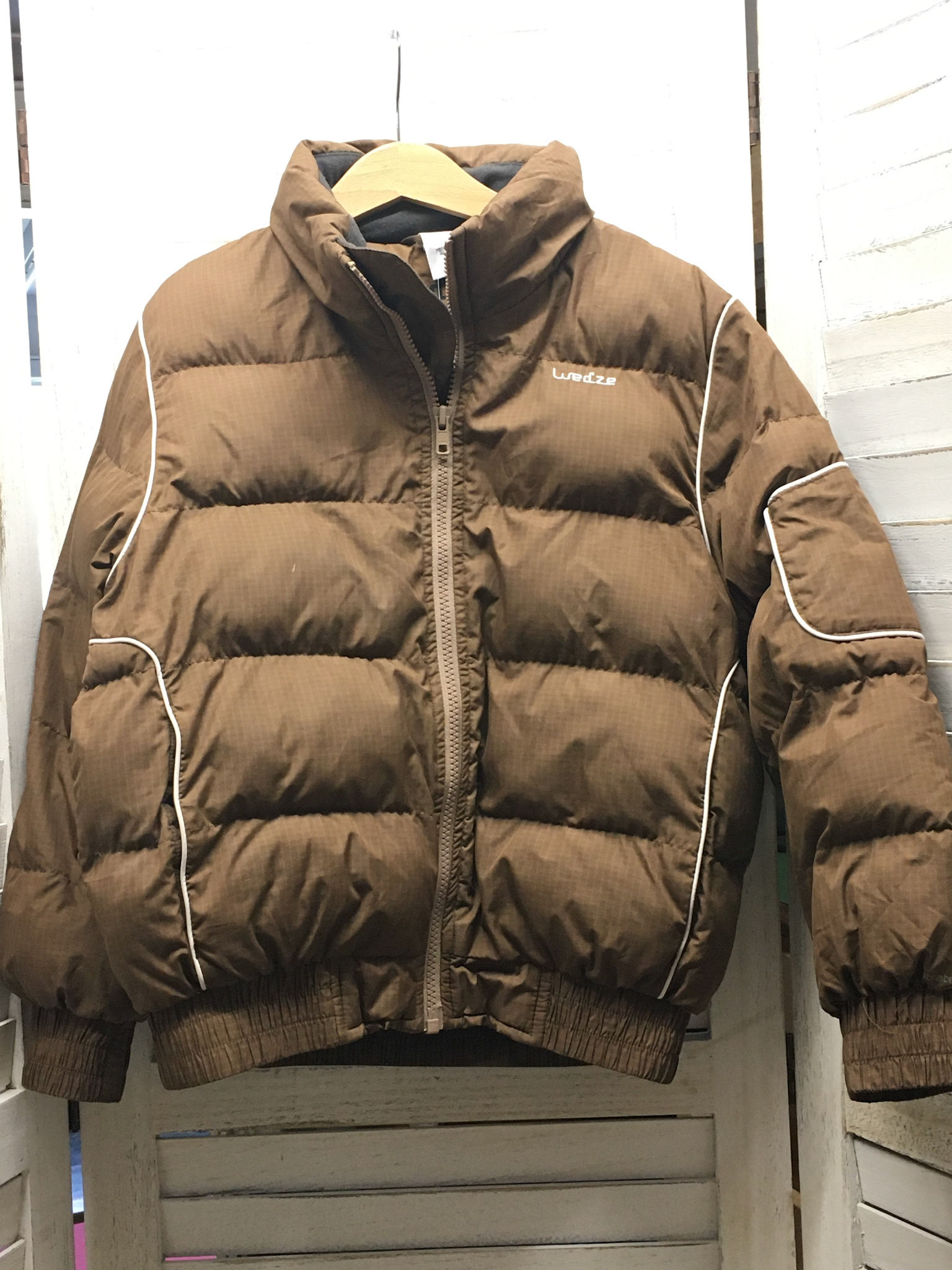 Winterjacke (Farbe braun) Gr. 122 Fr. 12.-