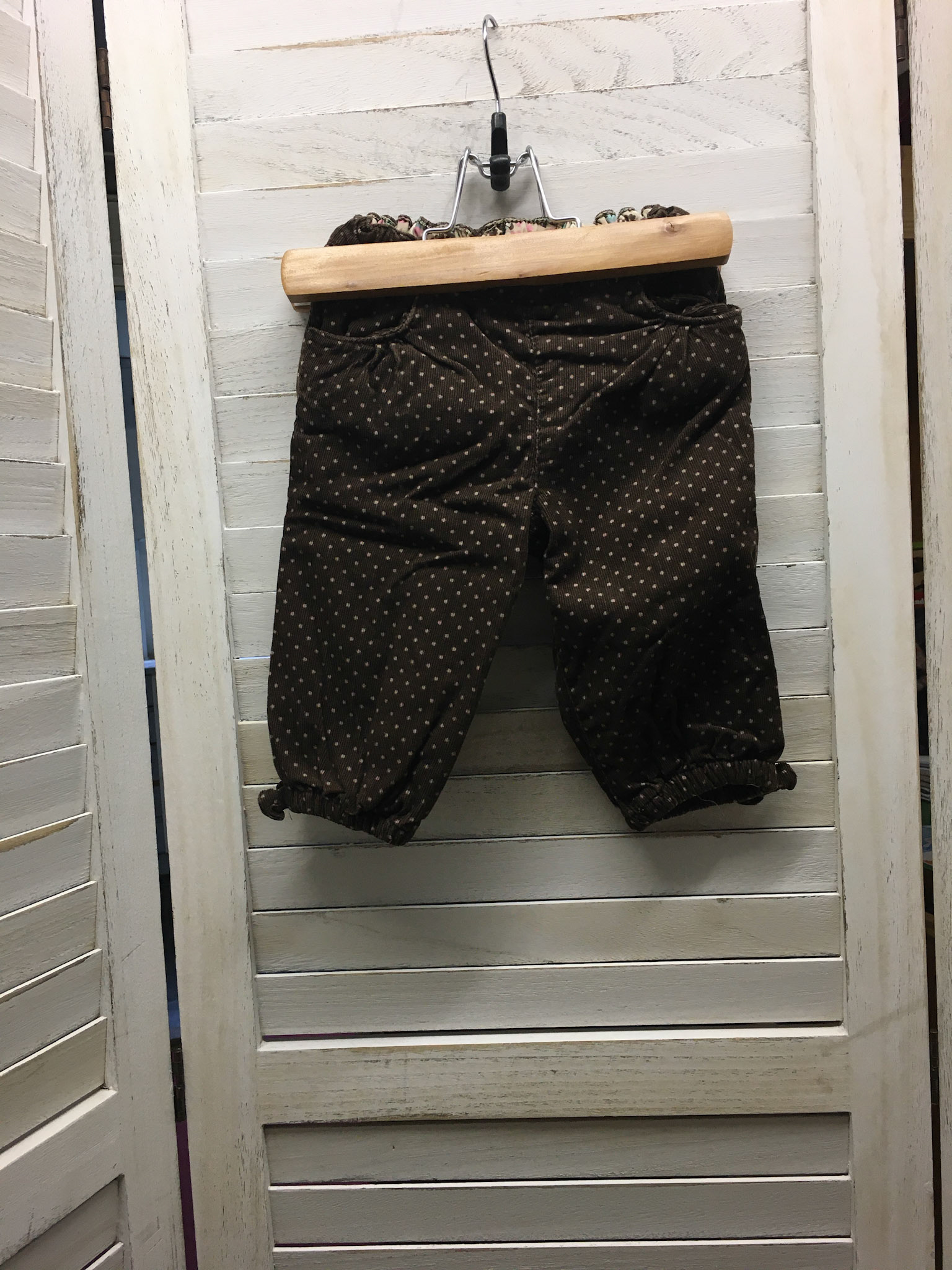 Hosen (Farbe braun Punkte rosa) Gr.68 Fr. 8.50