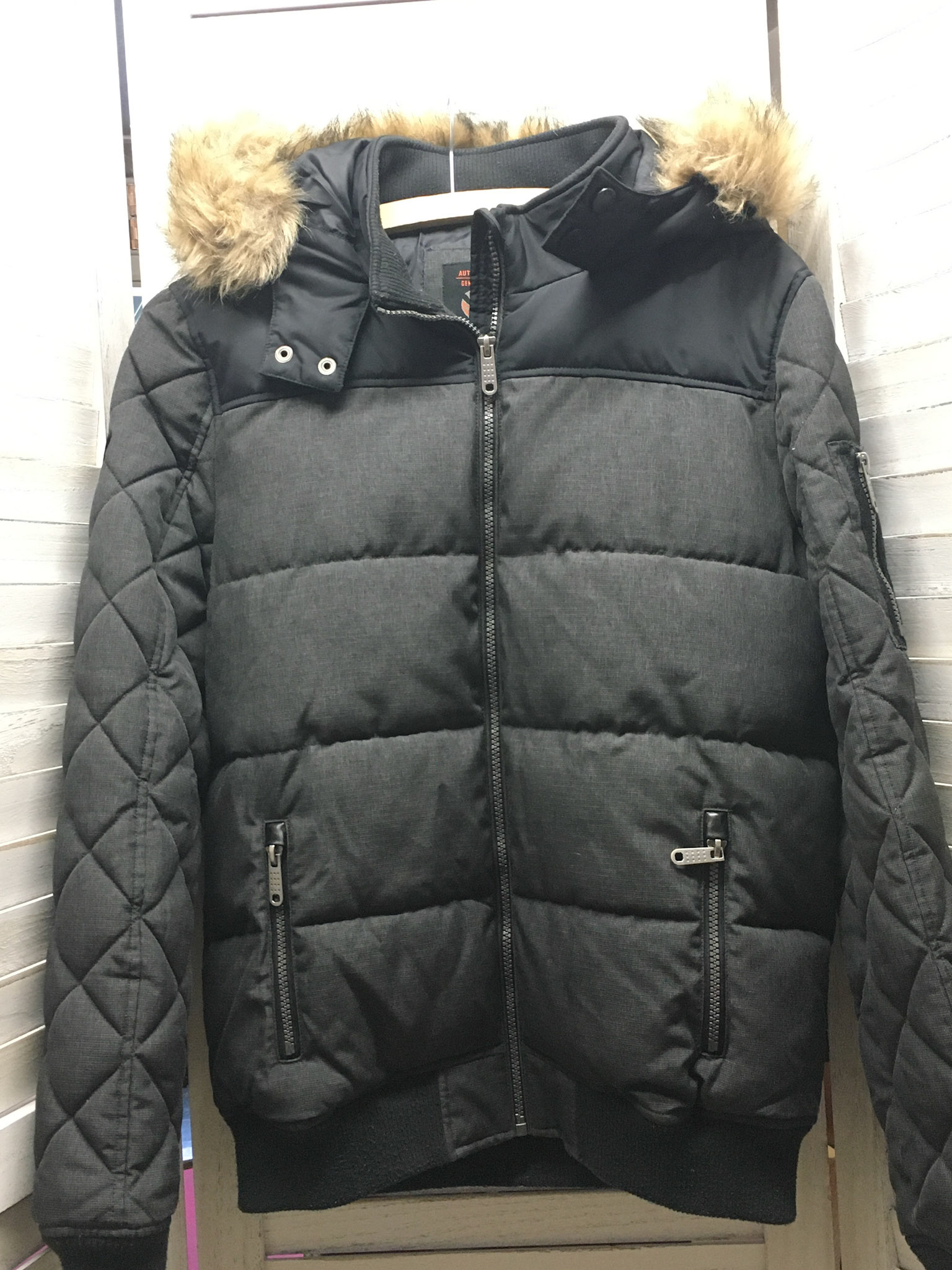Winterjacke (Farbe schwarz) Gr. 170 Fr. 19.-