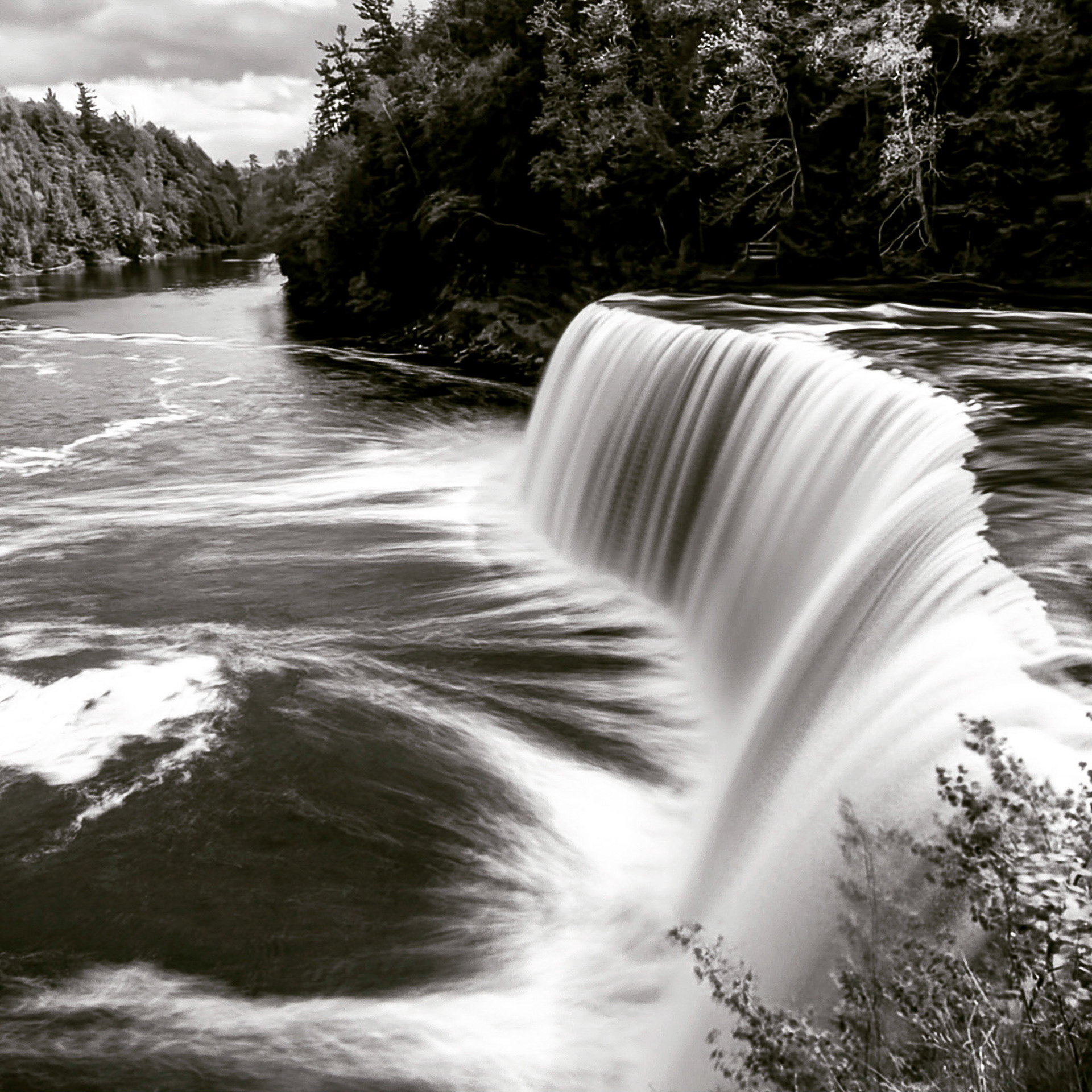 The upper falls at Tahquamenon State Park, Upper Peninsula, Michigan