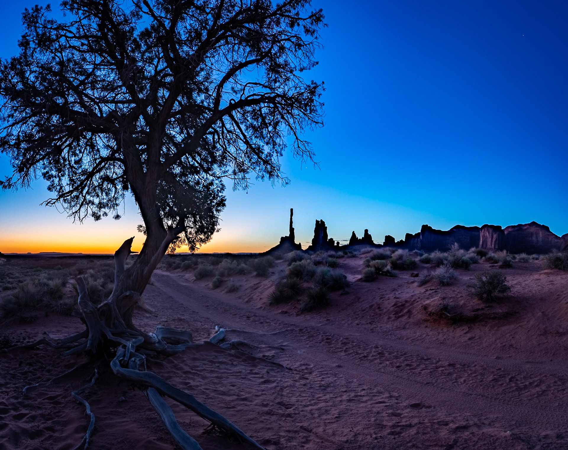 Monument Valley Sunrise