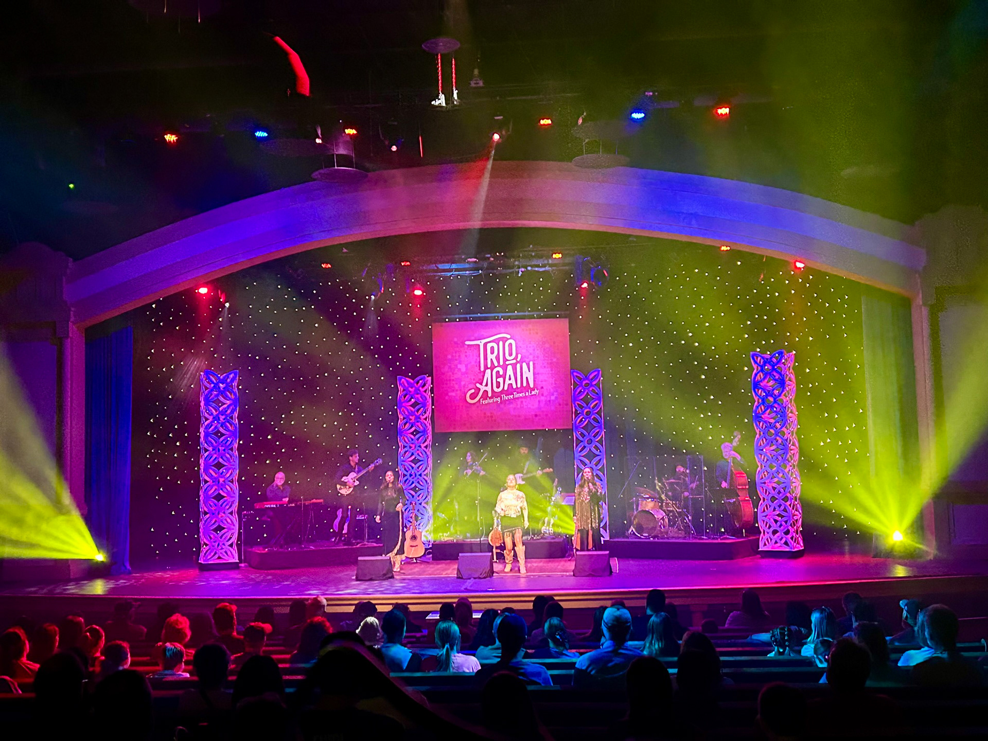 During the show the girls are introducing their Characters and their background in music (Dolly Parton, Emmylou Harris, Linda Rondstadt) Right  as Linda says "and Linda was ROCK" the lights jump into a crazy rock theme highlighting the energy and vibe of the song and Linda herself before Dolly interrupts her song and the band falls apart as well as the lights slowly fade back to a calmer setting. 