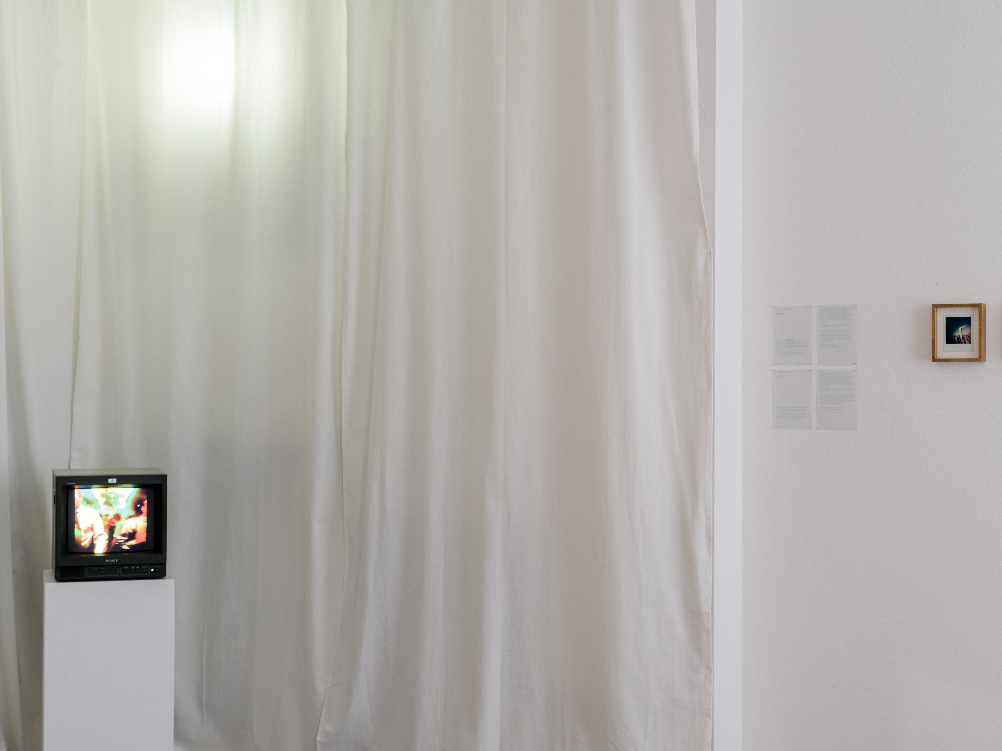 at "Amnesies" in AOKZ Gallery, Łódź, Spinoff Łódź Fotofestiwal