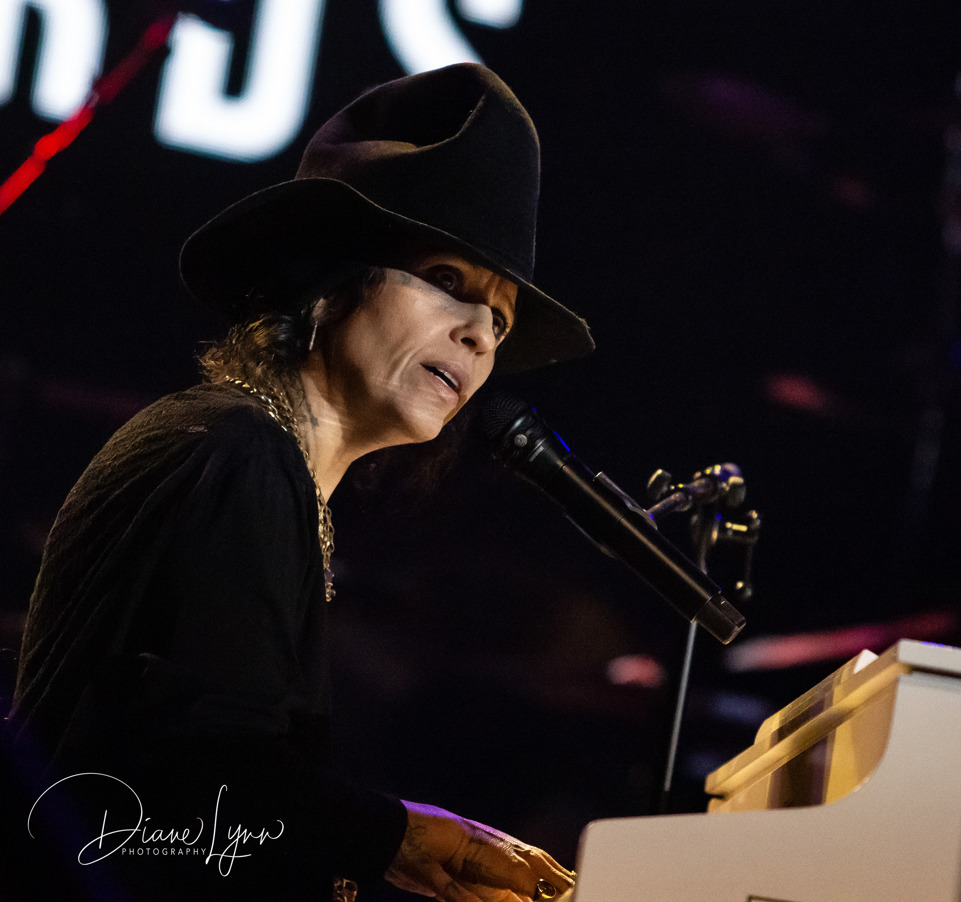 Linda Perry