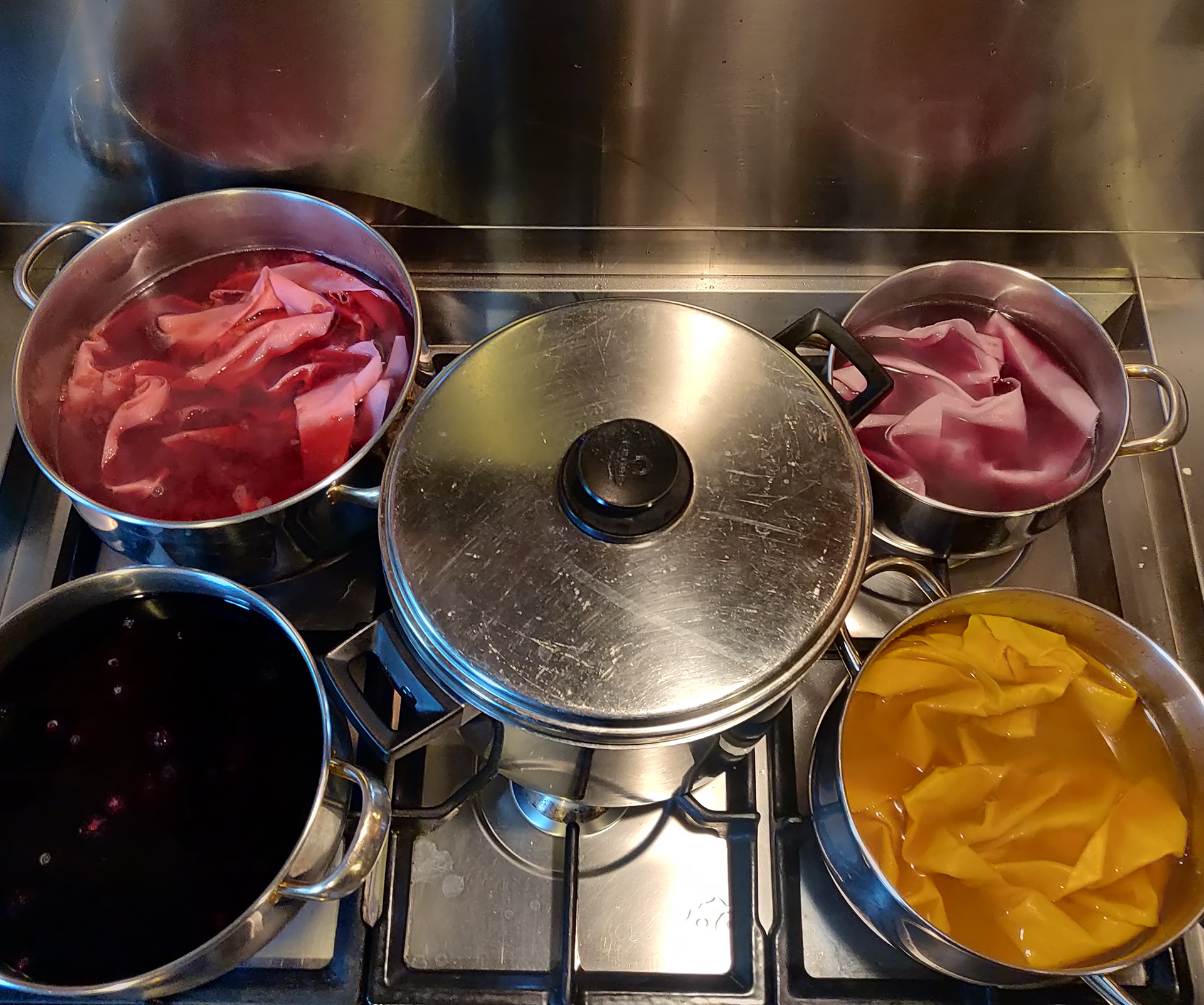 Dyeing with natural products