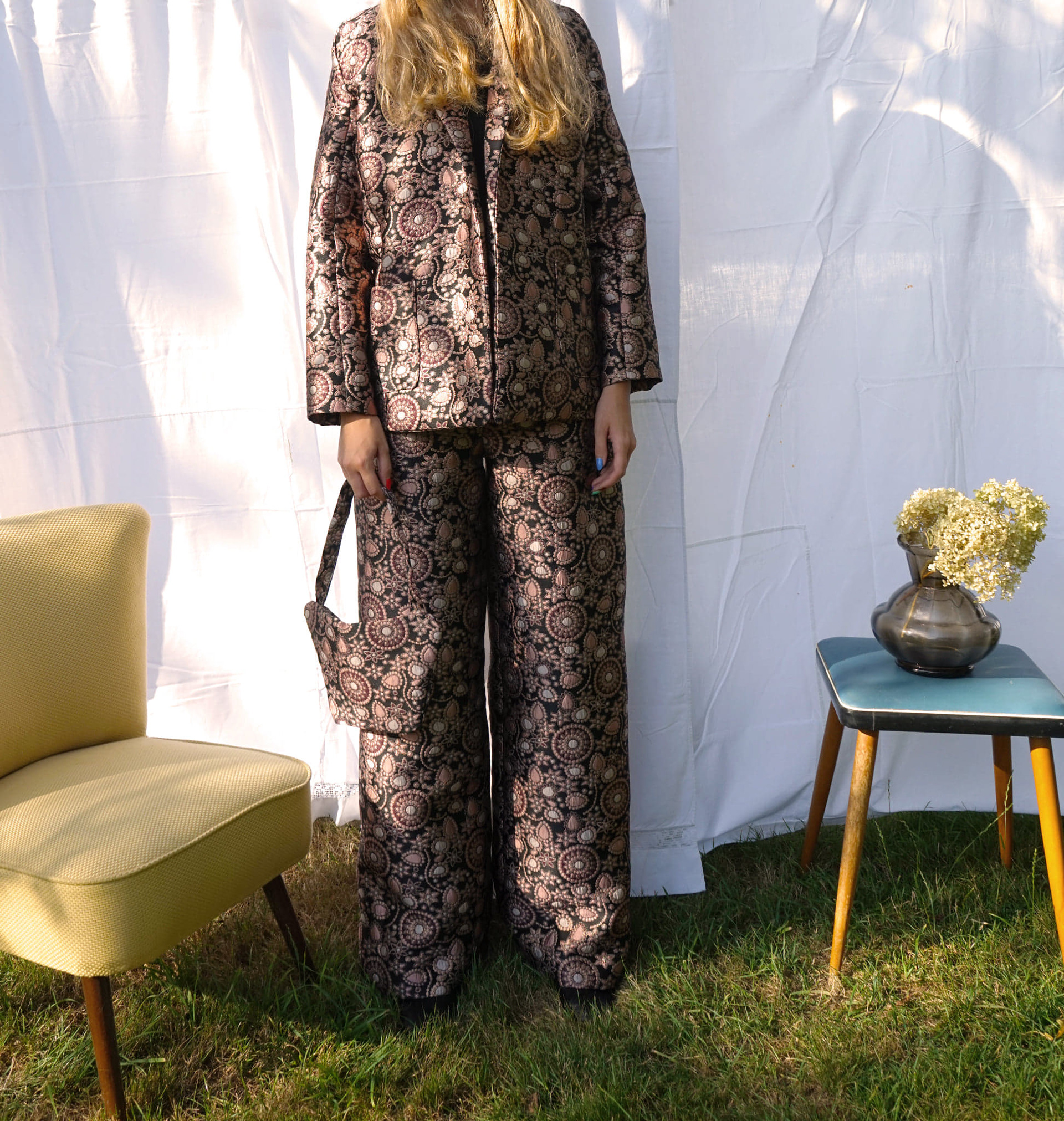 Jacquard suit with matching bag