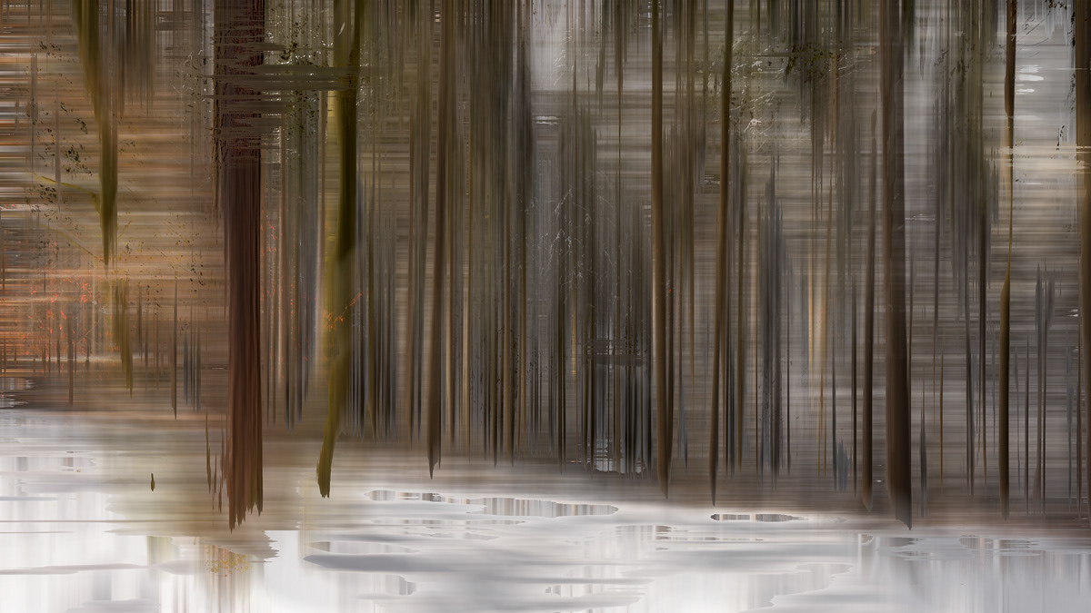 Nicole Holz Fine Art Editions | Abstrakte Fotokunst und experimentelle Fotografie | Aktuell: WONDERLAND - Vision, Fiktion, Imagination. Eine zeitgenössische fotografische Interpretation surrealer Landschaften als erzählerische Konzeptkunst. Durchbrochene Kompositionen, die Verfremdung mit bewegten Sequenzen kombinieren. Überwindung von Grenzen bis zu deren Auflösung. Farben und Formen, Linien und Inhalte in fragmentarischen Ausschnitten, der Raum selbst bleibt in seinem Wesen und seinen Dimensionen erhalten - eine surreale Andersartigkeit jenseits unserer prosaisch-methodischen Wahrnehmung macht das essentiell Offensichtliche wie schemenhaft Verborgene einer ruralen Szene sichtbar.