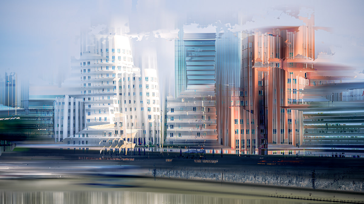 NICOLE HOLZ FOTOGRAFIE | Abstrakte Fotokunst | Düsseldorf Medienhafen - Von der Fotografie zur Abstraktion | Die konkurrierenden Städte am Rhein Köln und Düsseldorf als urbane Landschaften zeitgenössisch interpretiert. Eine moderne Übersetzung der bekannten Gehry-Bauten im Düsseldorfer Medienhafen in abstrakte Fotokunst. 