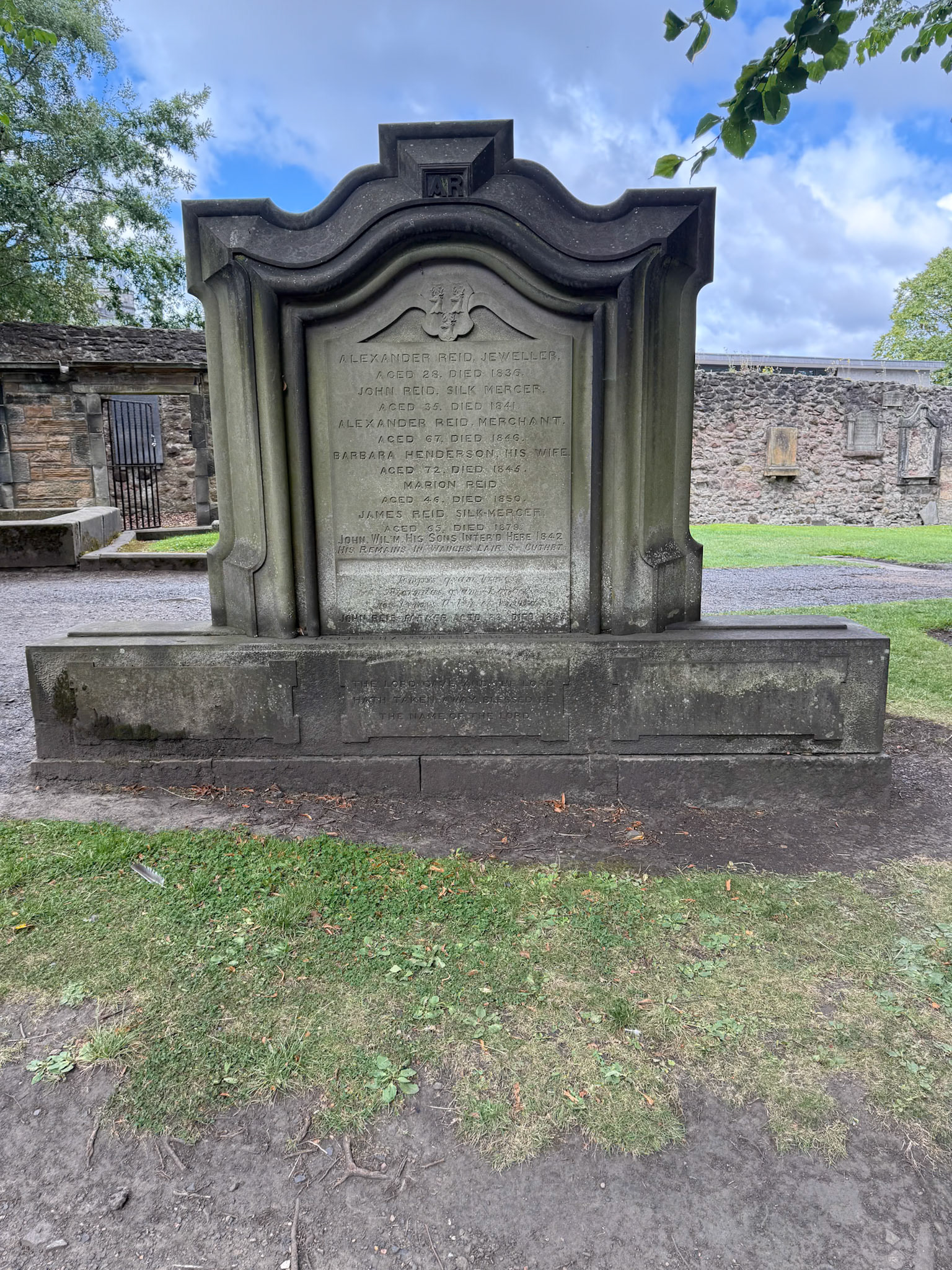Greyfriars Kirkyard: Reid Family Memorial