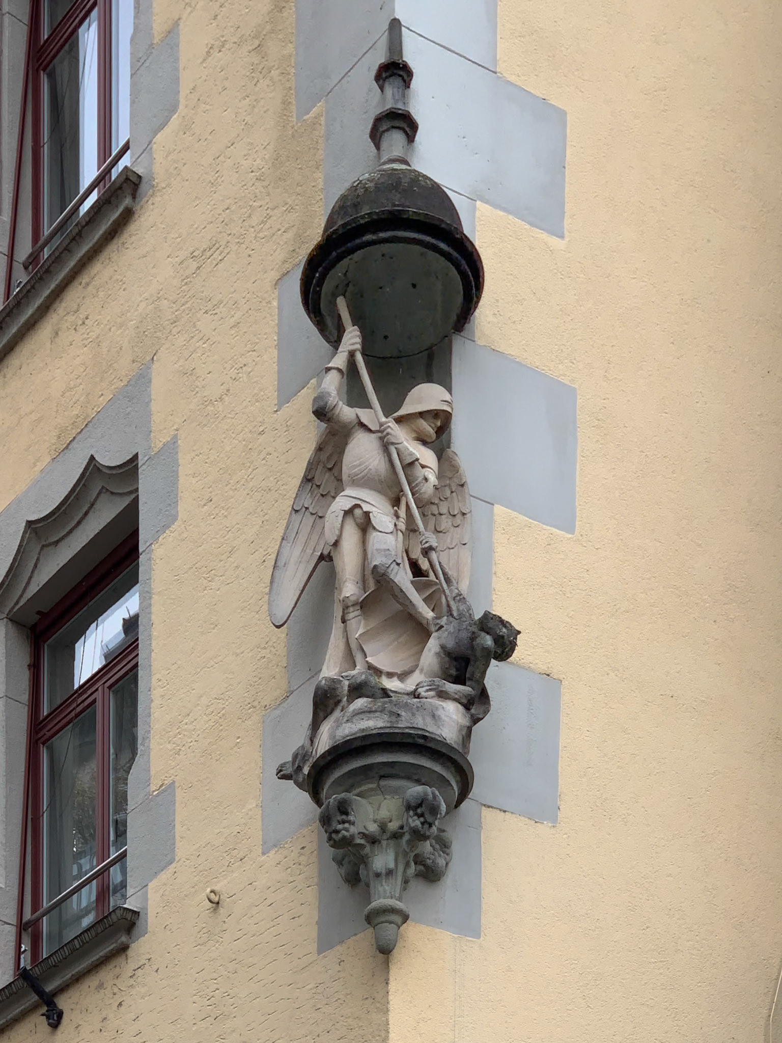 Sites around Luzerne.