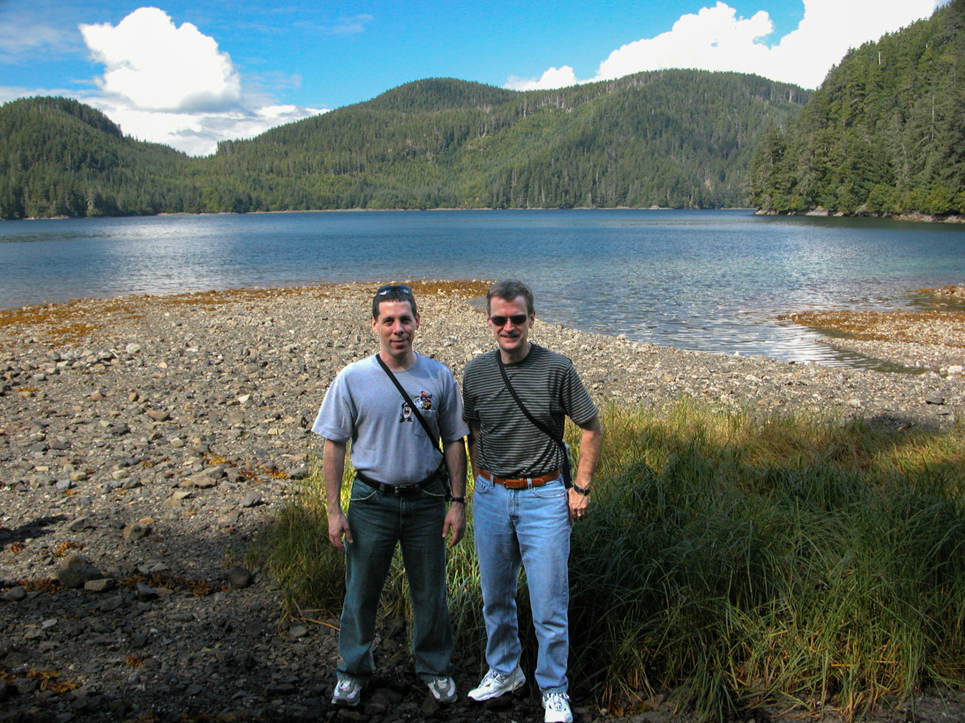 [#Beginning of Shooting Data Section]
Nikon COOLPIX5700

Focal Length: 8.9mm

White Balance: Auto

Digital Zoom Ratio: 1.00

2004/08/20 13:07:22

Exposure Mode: Aperture Priority

AF Mode: AF-C

Saturation comp: 0

JPEG (8-bit) Fine

Metering Mode: Multi-Pattern

Tone Comp: Auto

Sharpening: None

Image Size:  2560 x 1920

1/133.9 sec - f/3.5

Flash Sync Mode: Not Attached

Noise Reduction: OFF

[#End of Shooting Data Section]