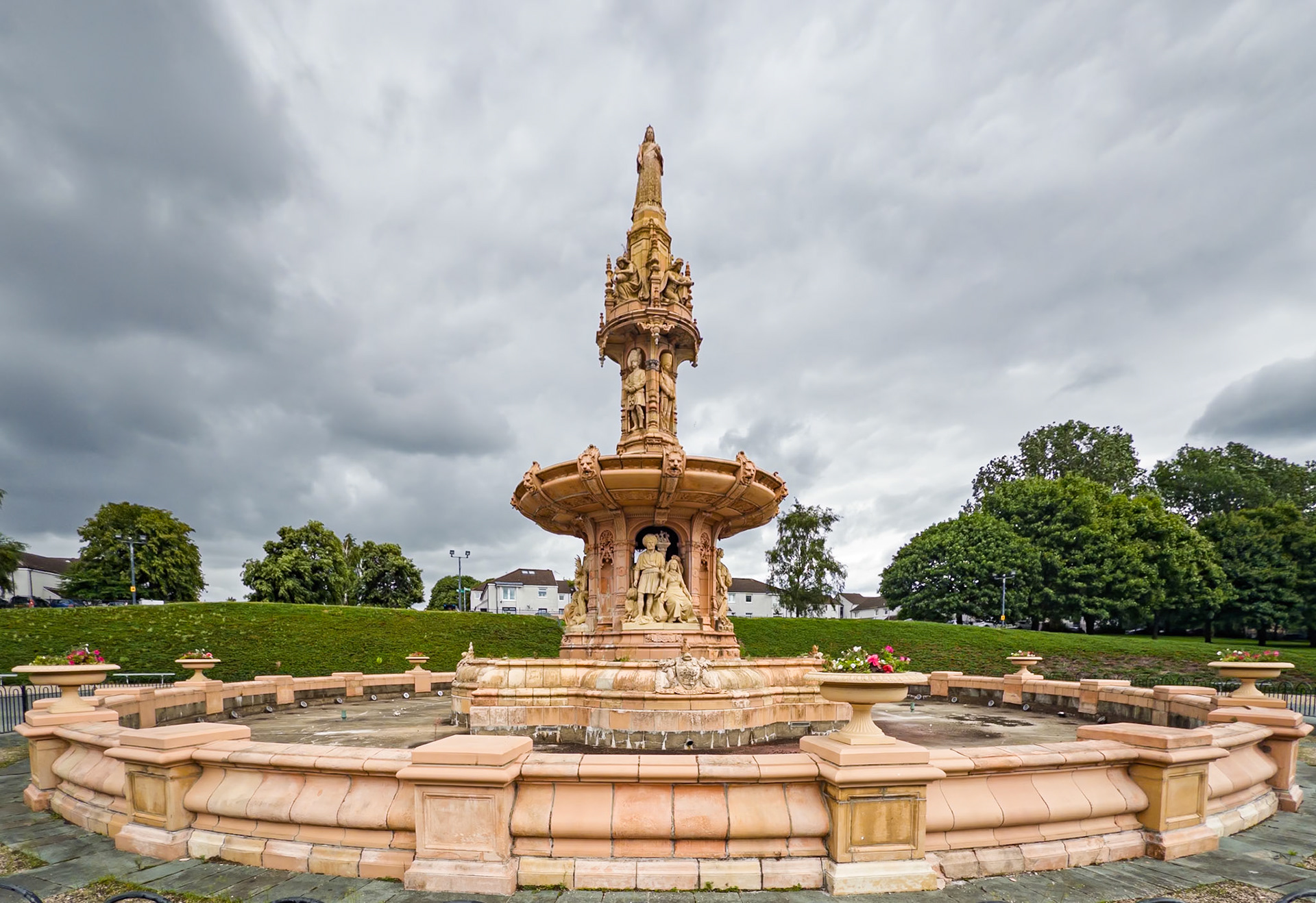 Alexandra Park, Glasgow, Doulton Fountain.