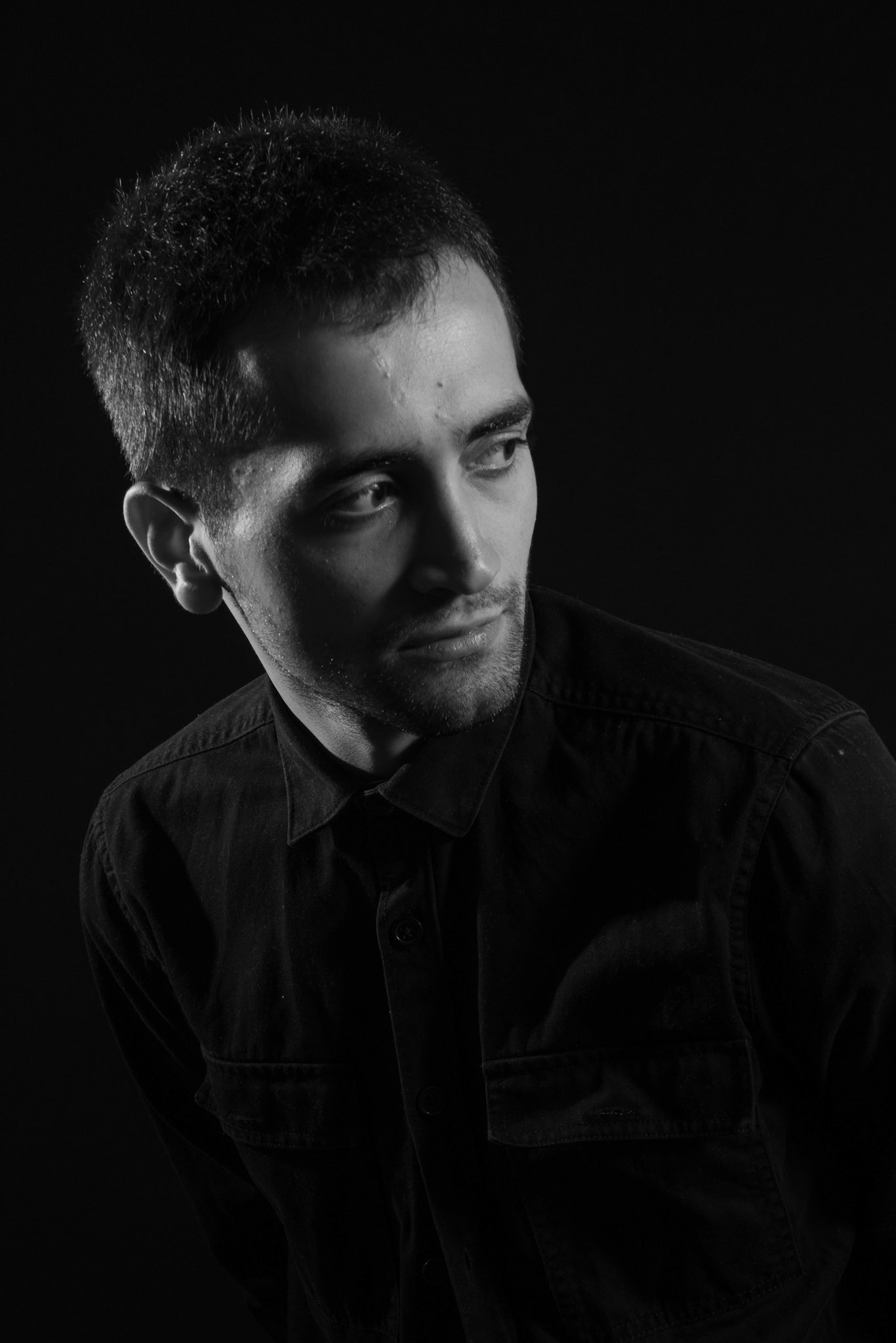 Khachik / Pianist