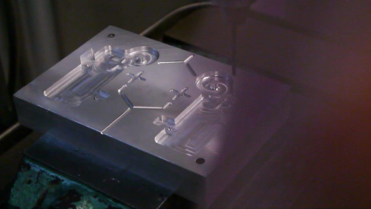 Injection mold mill toolpath