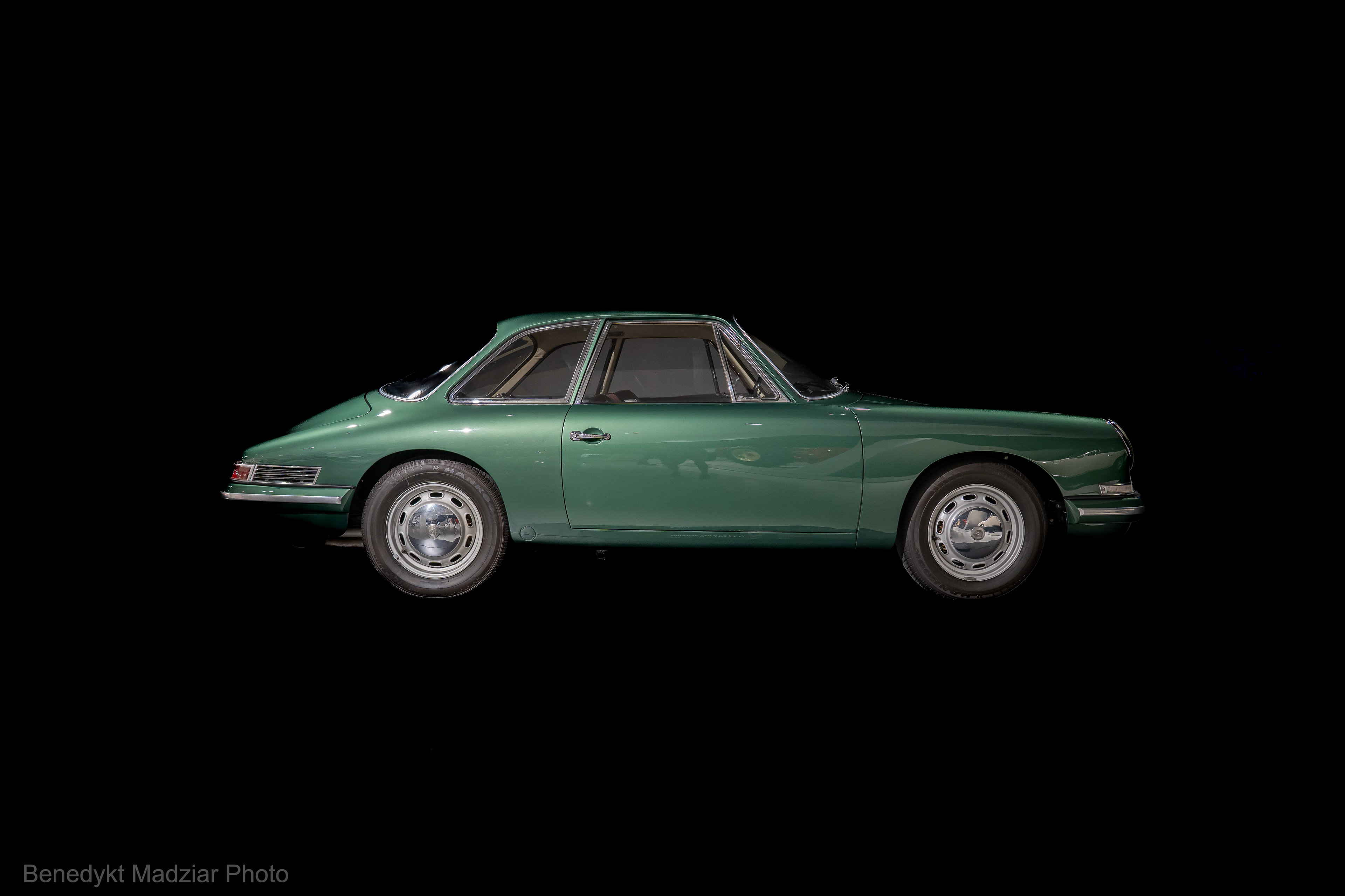 Porsche T7 (4-cylinder 2.0 air-cooled boxer with 120 HP of power, 4-speed transmission). In 1959 the only copy of the car was created - a prototype - Porsche T7 or in its full name Porsche 754 T7, which 4 years later initiated the birth of a legend i.e. the Porsche 901 - later 911 (the issue of changing the designation 901 to 911 is a story for another time). And that was my intention to present this particular model at the end, because if it wasn't for this - the only one ever created - the green T seven - a model that can still be admired in the Porsche Museum in Stuttgart, there wouldn't be other versions of the 911 like: Targa, GT2, Turbo or Convertible and many racing versions such as: R, S, SC Safari or a wide collection of RS and RSR. That's why the Porsche 911 is my favorite car, because the development of the 911, which is still ongoing is truly incredible. Anyone who would like to learn more about the history of this model I recommend "Porsche 911 - 50 years" Randy Leffingwell - an extensive book which in addition to beautiful images also contains excerpts from interviews among others with Mr. Butzi Porsche (Ferdynand Porsche's son), Erwin Komenda and many other figures significant in the development of the 911 model. The book is really like an automotive time travel and even though it’s written in english (my native language is polish) it can really draw you in and don't just because of the pictures.