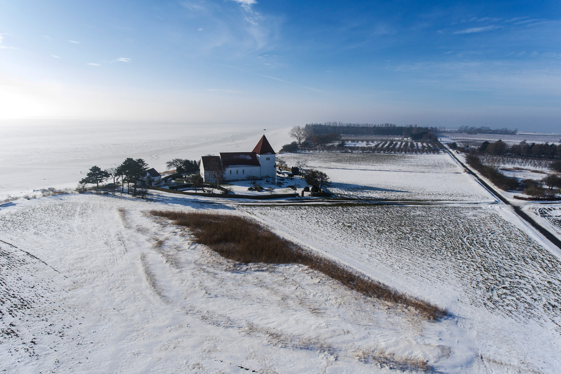 Fejø kirke vinter