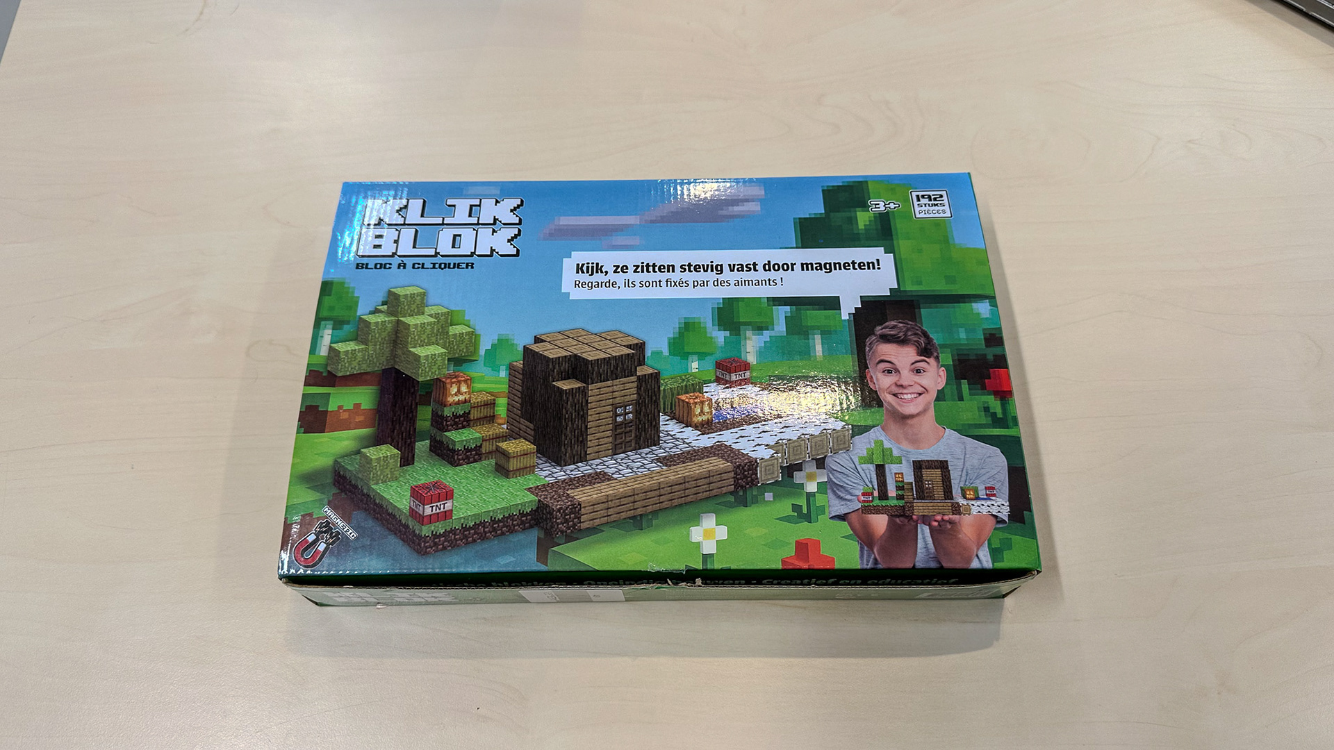 Figure 1. The box of Klik Blok.