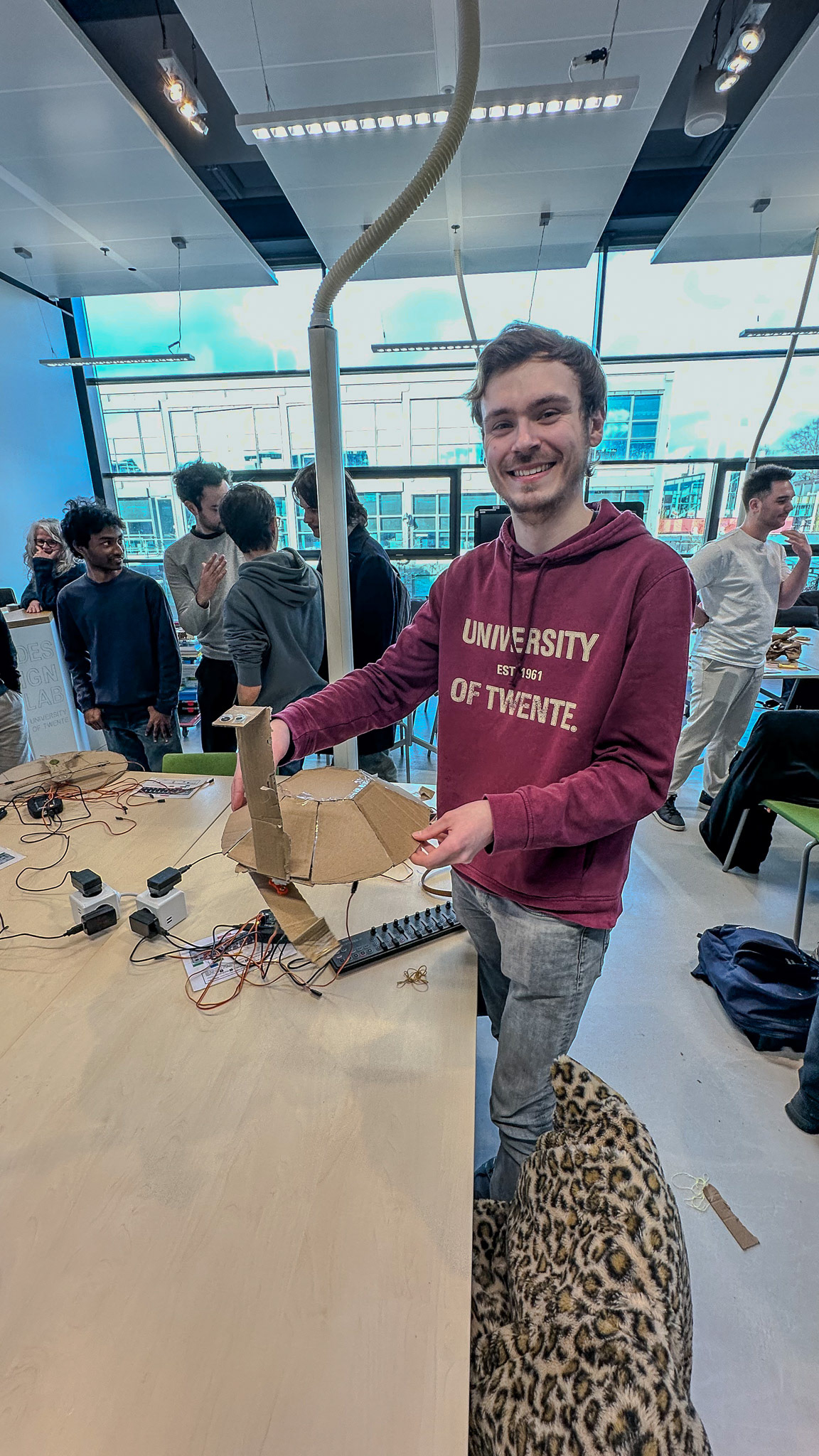 Figure 9. The turle in "air jail".