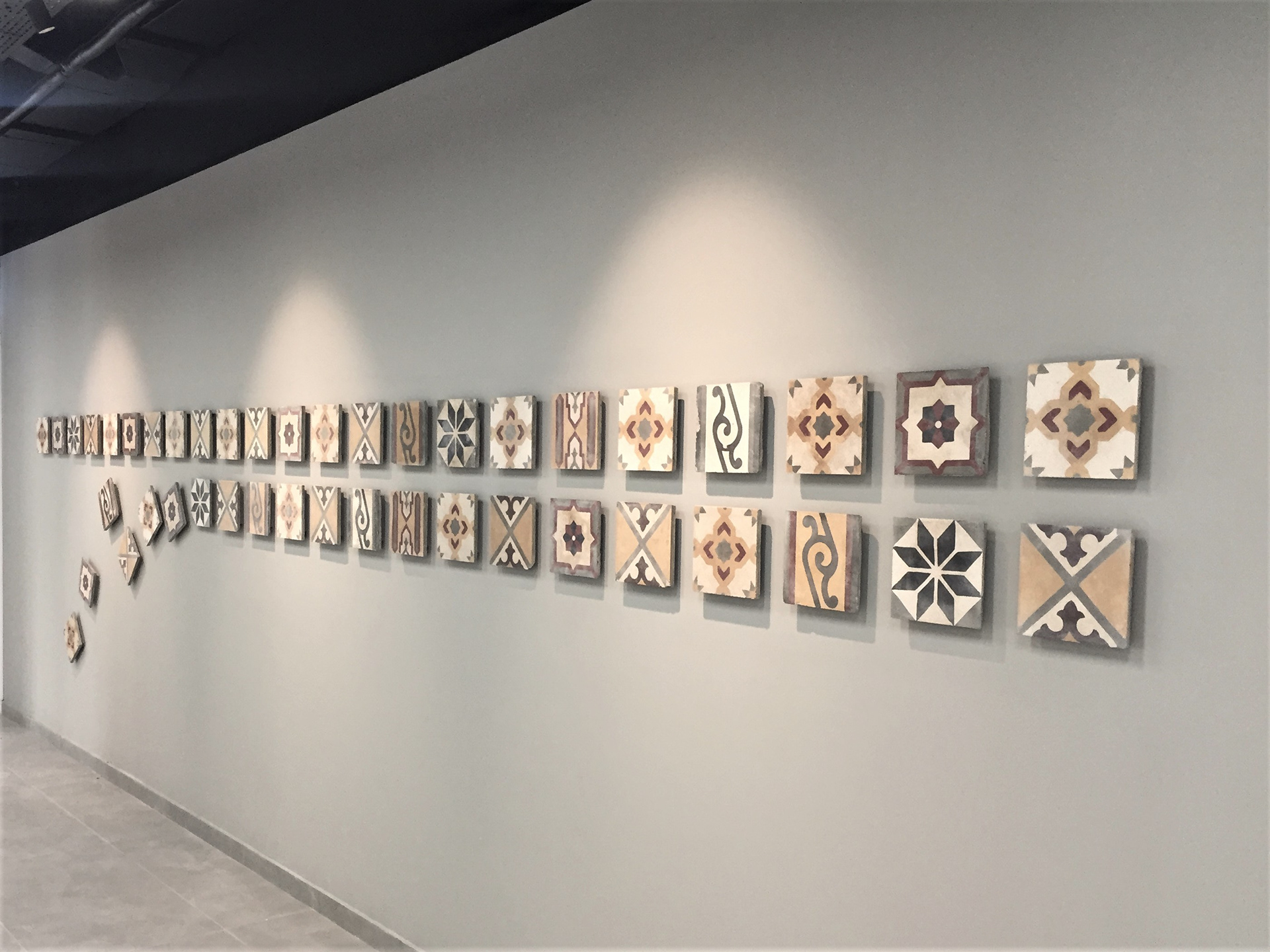 Re-use of dismanteled tiles as an artistic installation