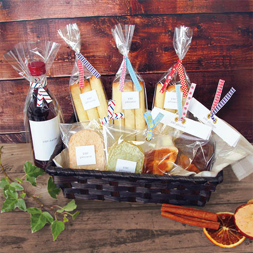 ワインや焼き菓子のラッピングに