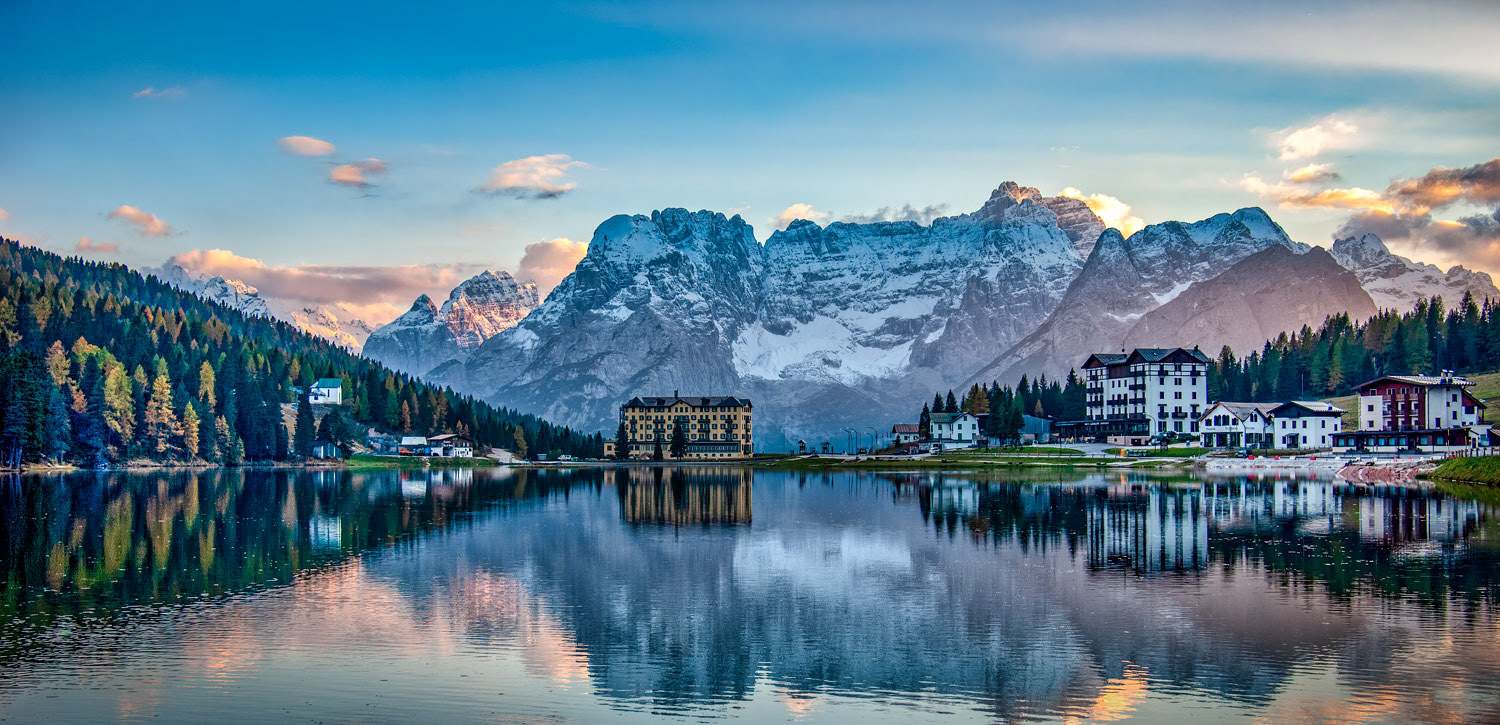 #2332 Lake Resort in the Dolomite Alps