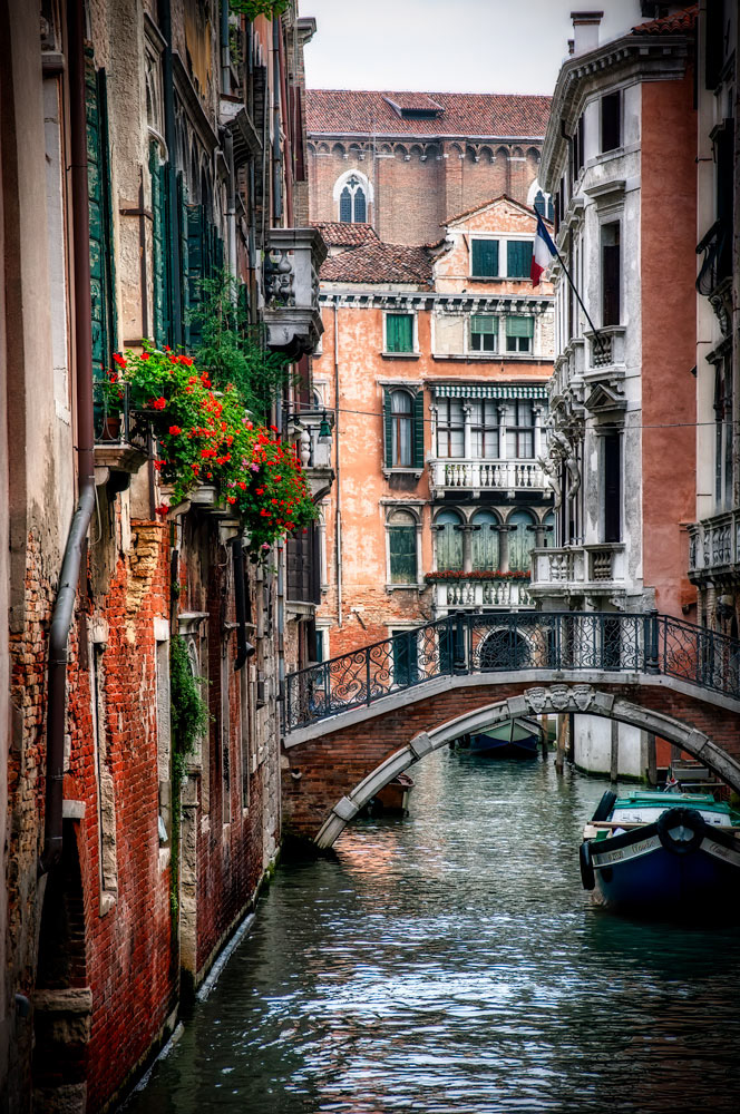 #2142 Canal Scene in Venice