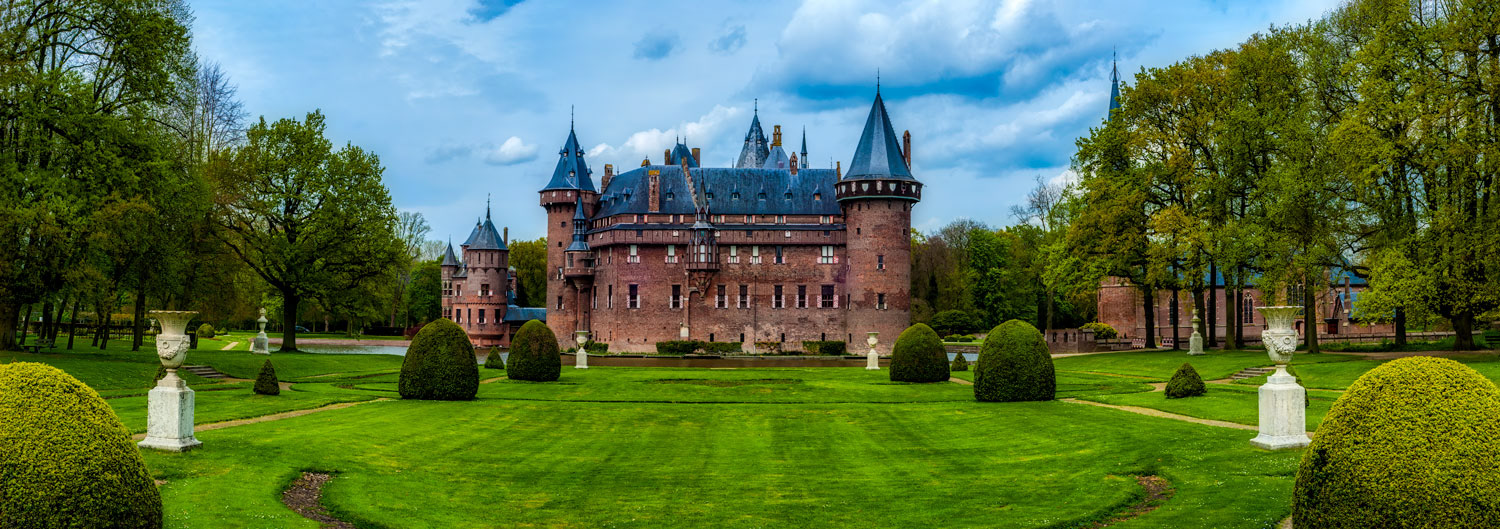 #2487 The De Harr Castle and Gardens.  Castle is the Largest in Holland