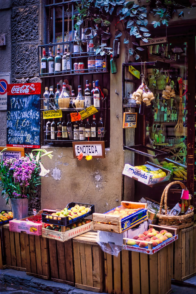 #2112 Small store front in the City of Florence