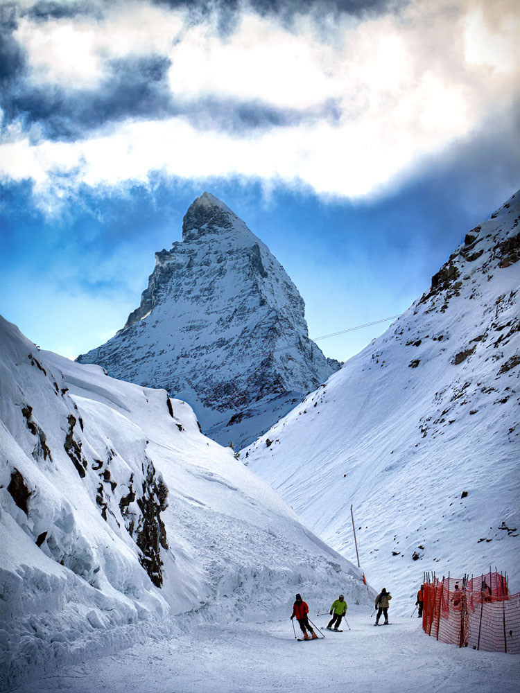 #4018 Skiing under the Matterhorn at the Zermatt Ski Resort in Switzerland
