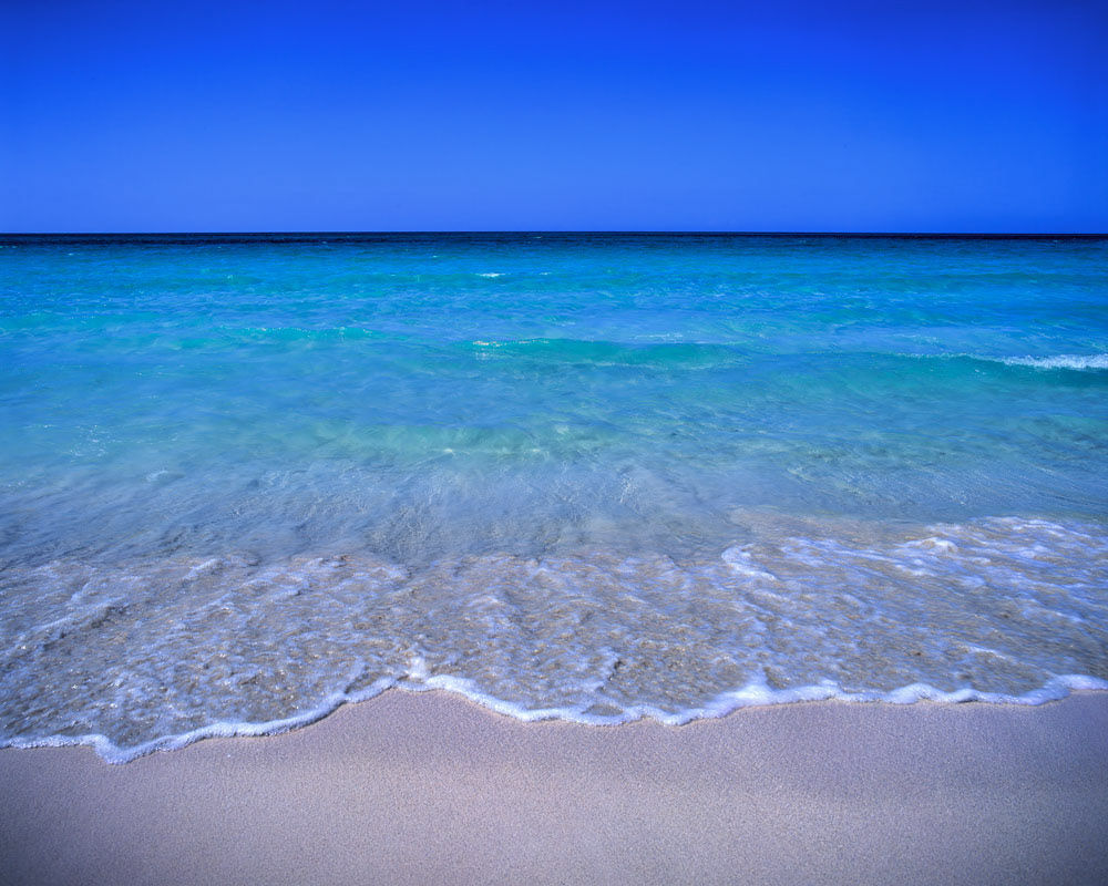 #4091 Clear Waters on Tropical Beach