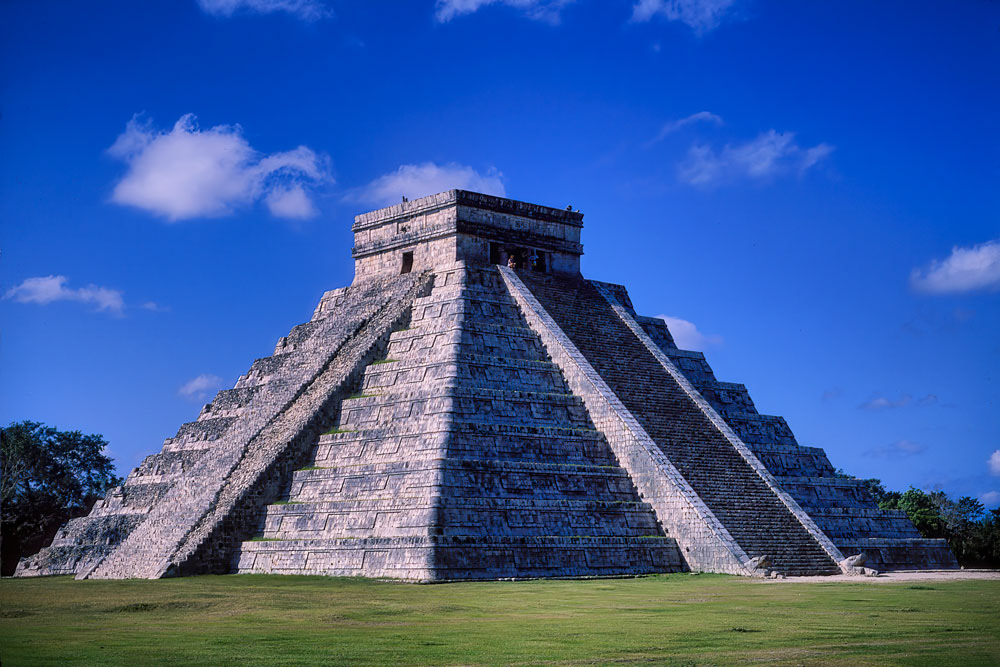 #4036 Pyramid of Kukulcan in the Mayan Ruins of Chichen Itza on the Yucatan Peninsula