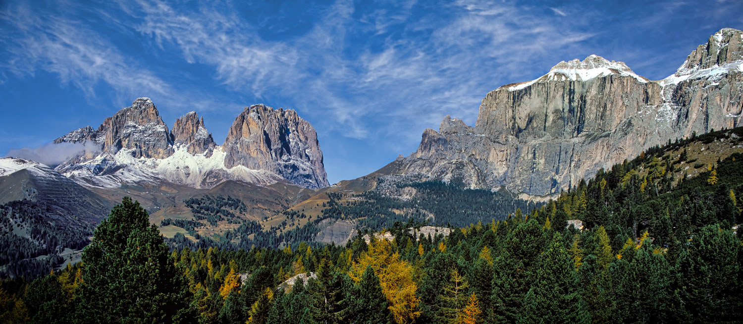 #2327 The Famous Tre Cime di Lavaredo (peaks on left) at Cortina d'Ampezzo in the Dolomite Alps in Italy