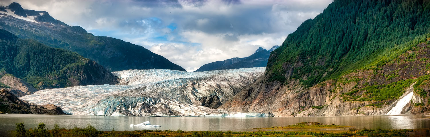#4421 The Mendenhall Glacier, near the city of Juneau, Alaska