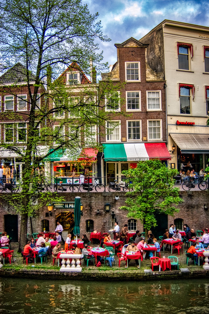 #2478 Restaurant and Businesses Along Canal in the Town of Utrecht