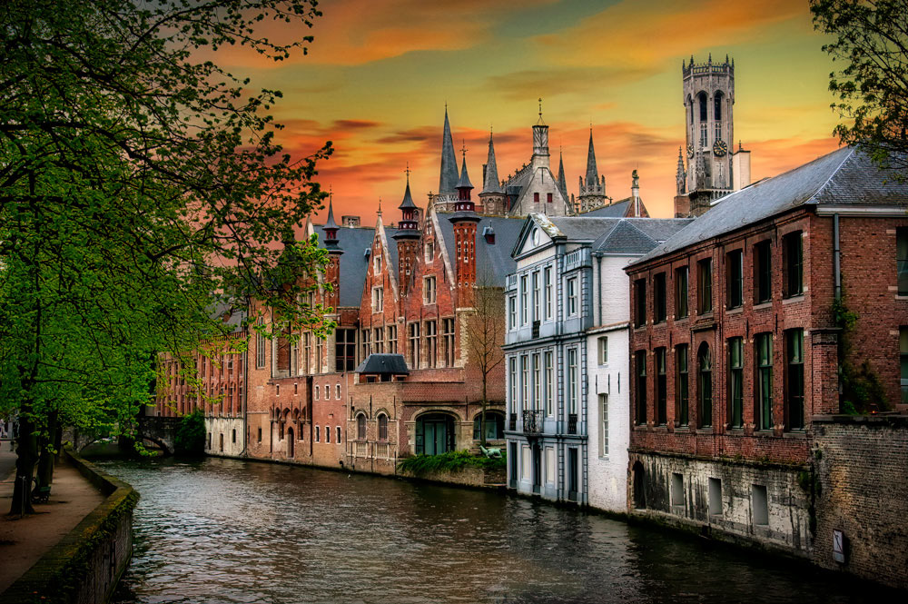 #2508 A Canal Scene in Old Town Bruges