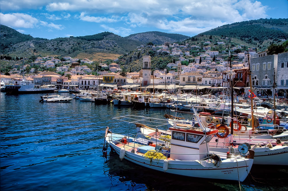 #2970 Fishing Boats and Harbor on the Island of Hydra