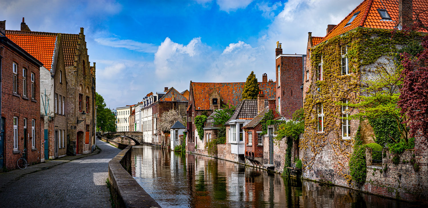 #2509 House Along a Canal in Old Town Bruges, Belgium
