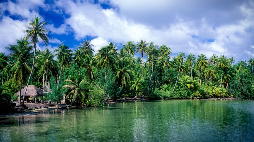 #2611 Lagoon Scene on the Island of Huahine, French Polynesia