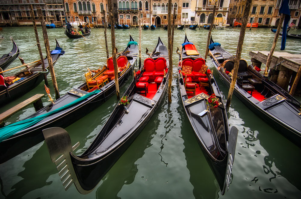 #2119A Gondolas on the Grand Canal in Venice