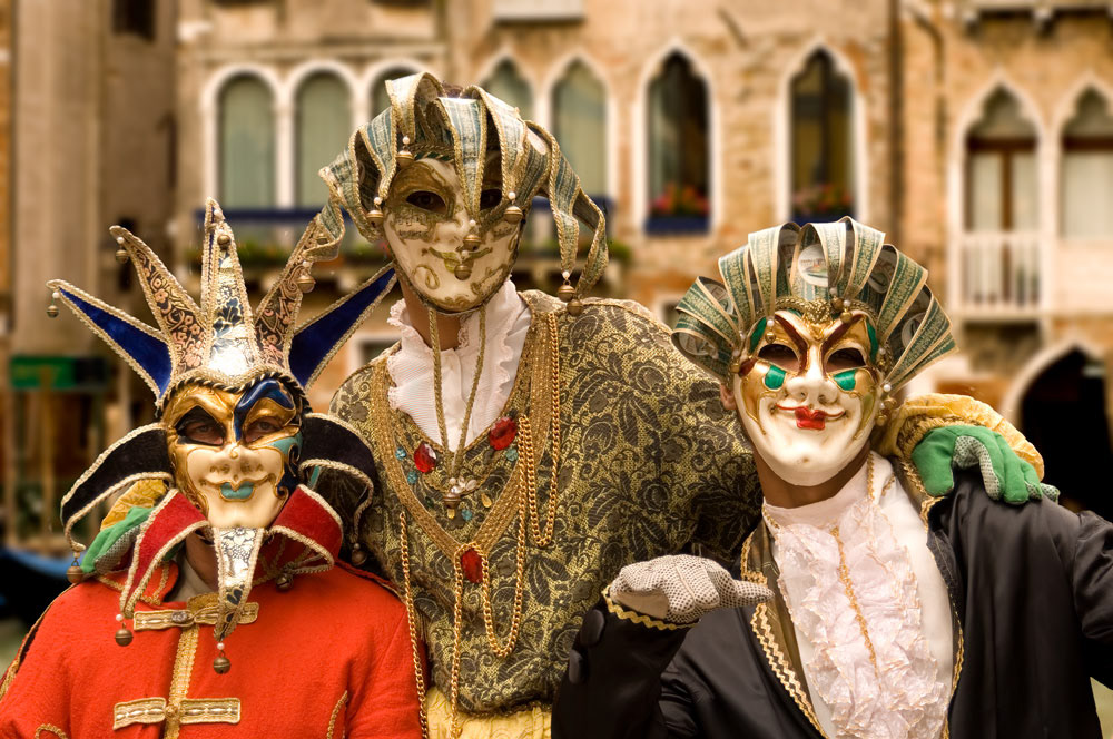 #2138 Costumed Performers in Venice