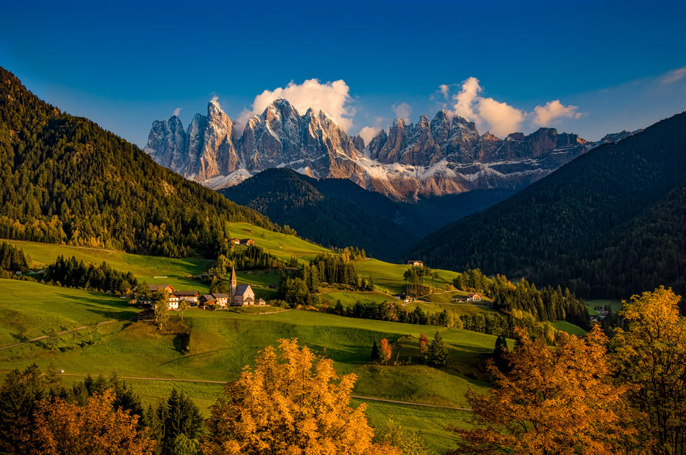 #2325 St. Magdalena at Val di Funes in the Dolomite Alps